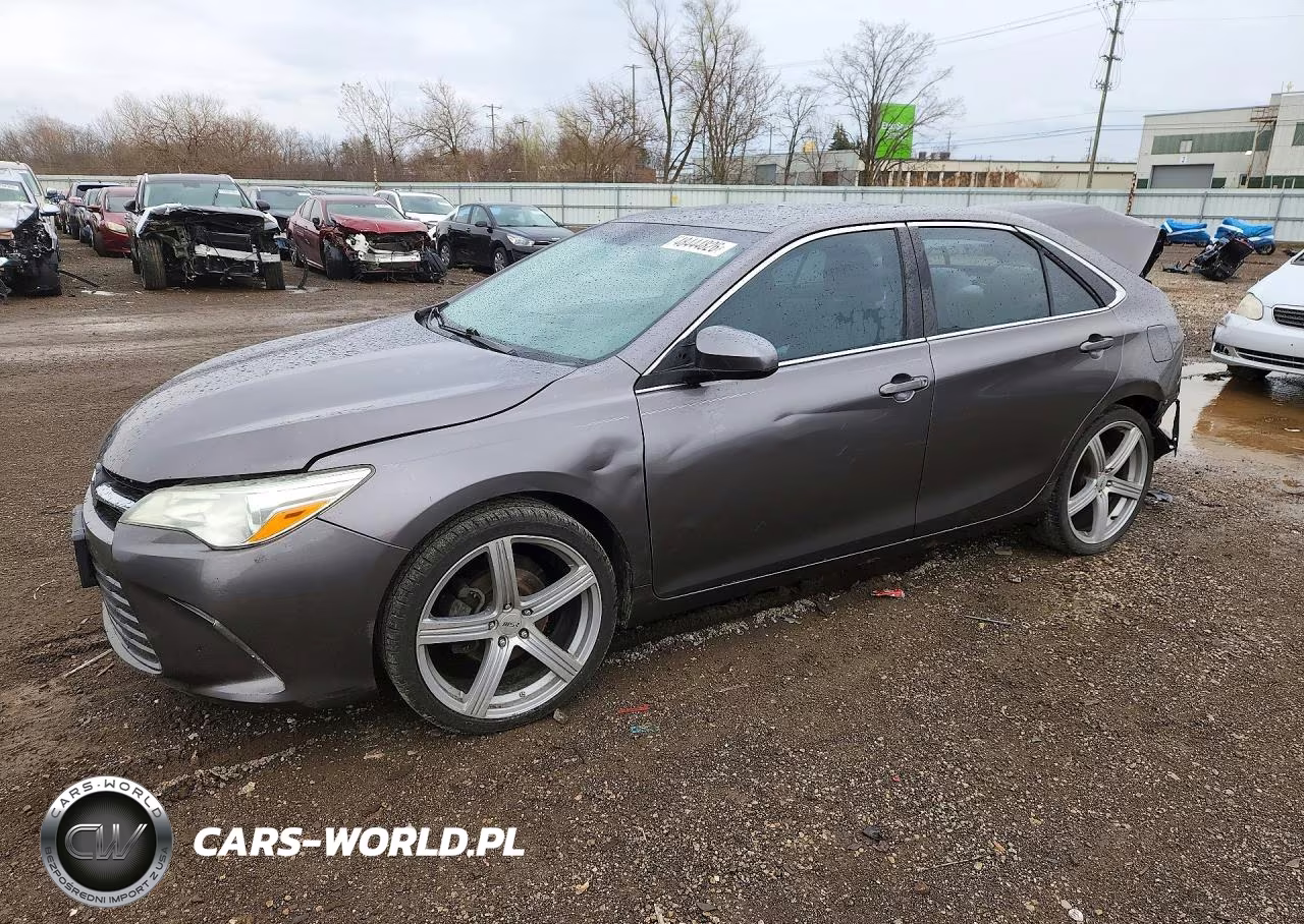 2016 Toyota Camry Le – zdjęcie 1 z 12