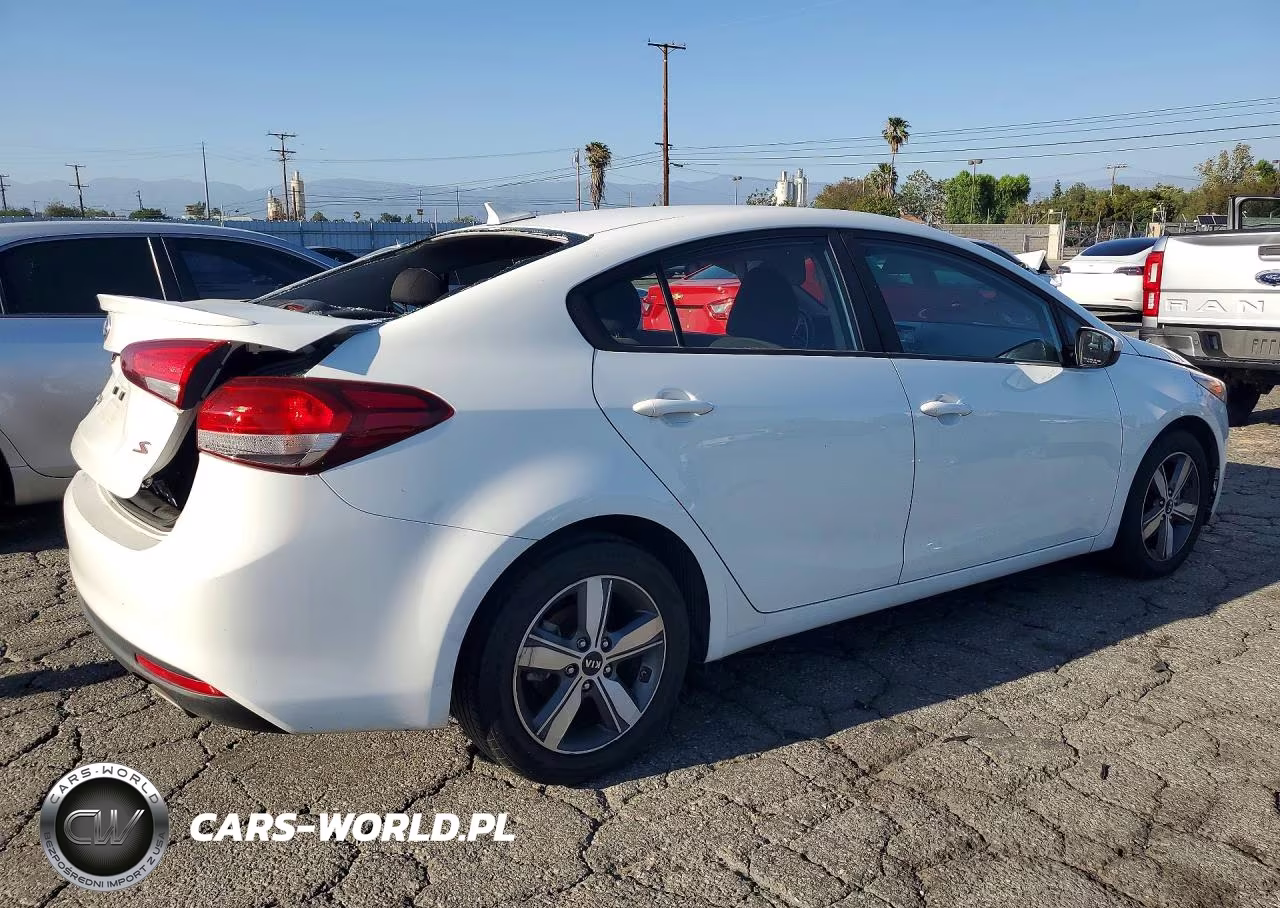 2018 Kia Forte S VIN:3KPFL4A71JE218395 - 3