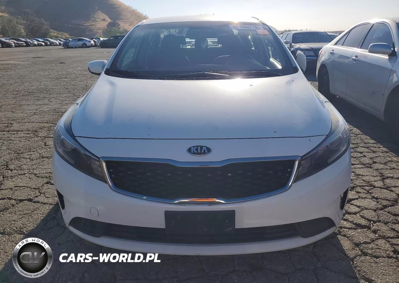 2018 Kia Forte S VIN:3KPFL4A71JE218395 - 5