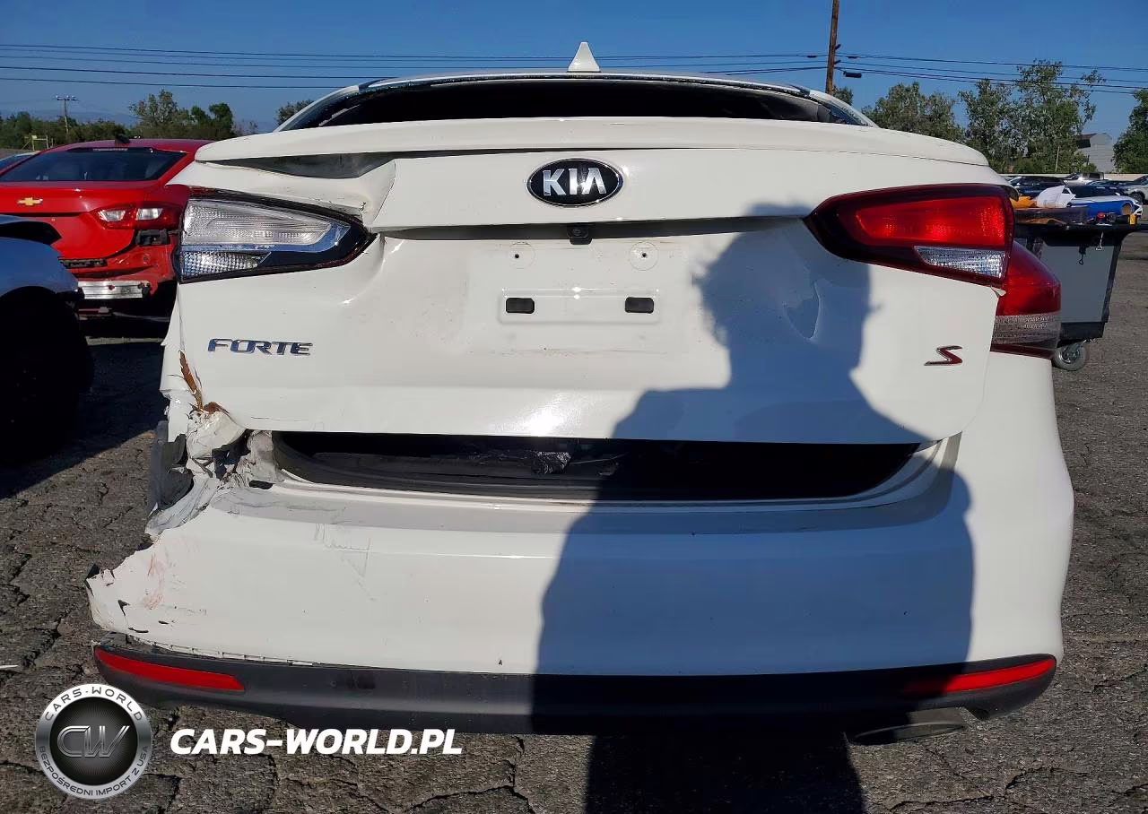 2018 Kia Forte S VIN:3KPFL4A71JE218395 - 6