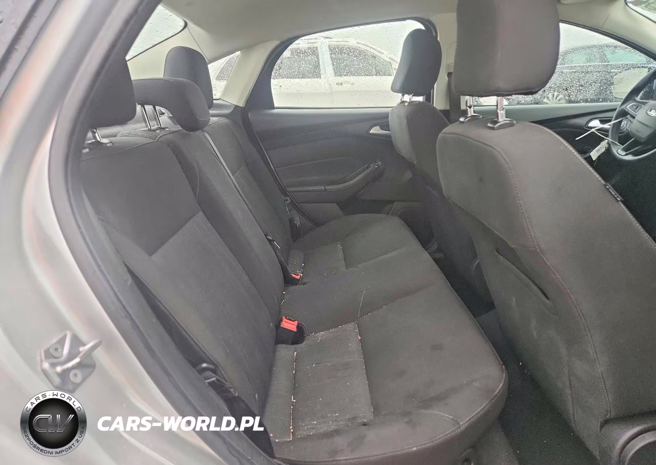 2015 Ford Focus Se VIN:1FADP3F20FL370241 - 10