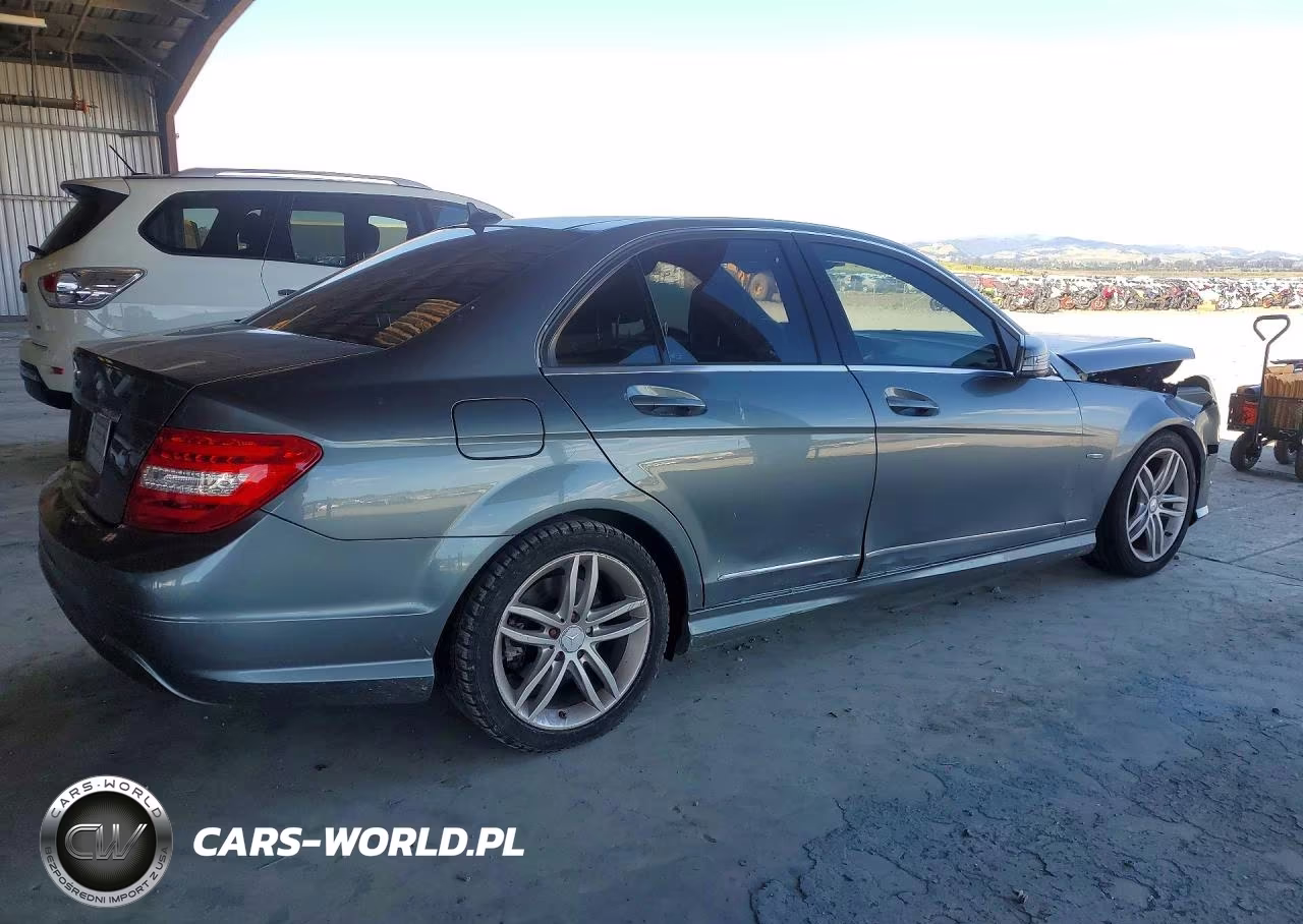 2012 Mercedes-Benz C 250 VIN:WDDGF4HB3CR237002 - 3