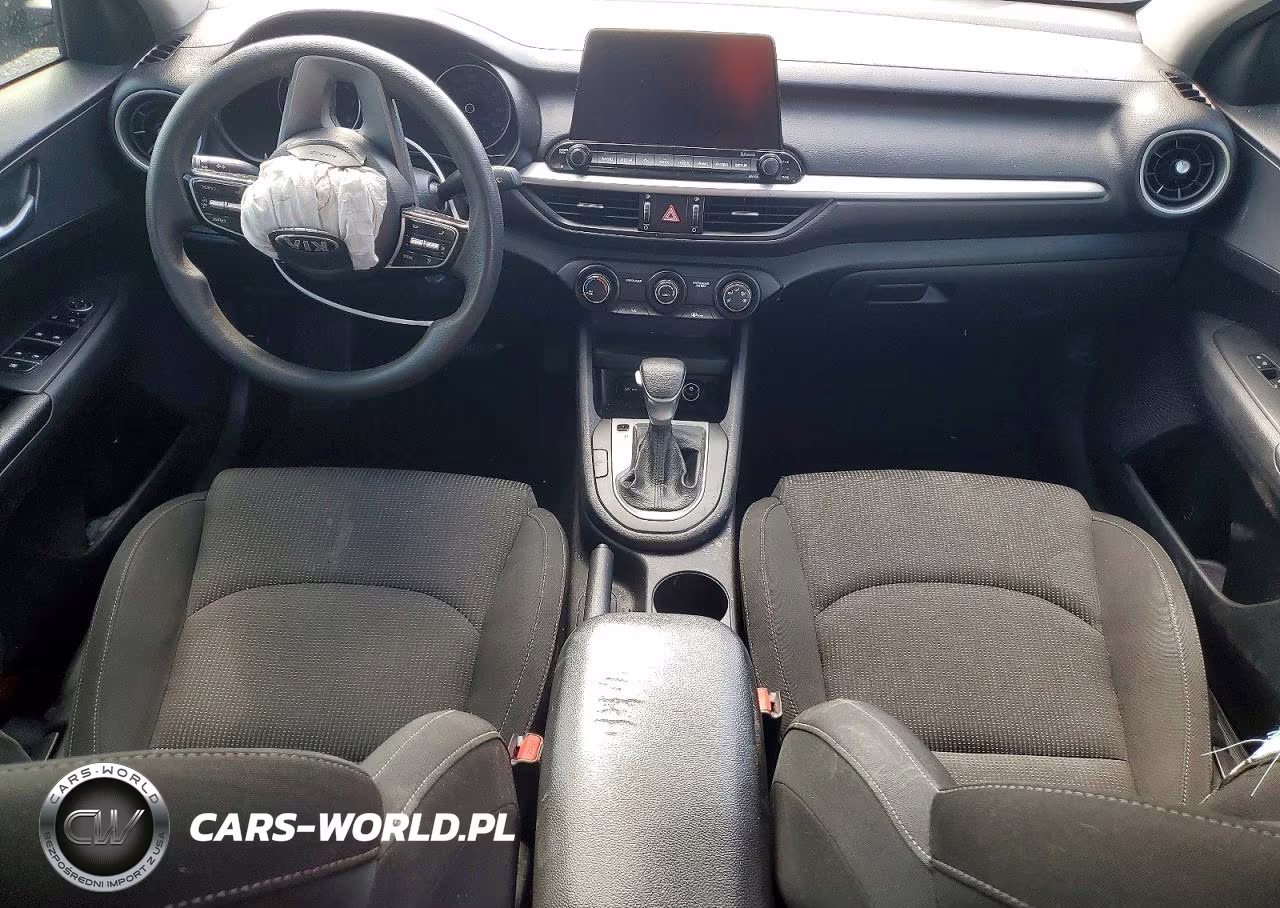 2021 Kia Forte Lxs VIN:3KPF24AD1ME377835 - 8