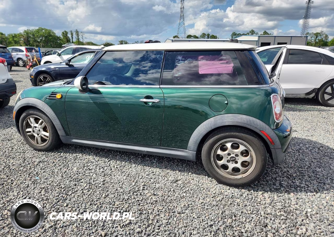 2011 Mini Cooper VIN:WMWSU3C52BT096251 - 2