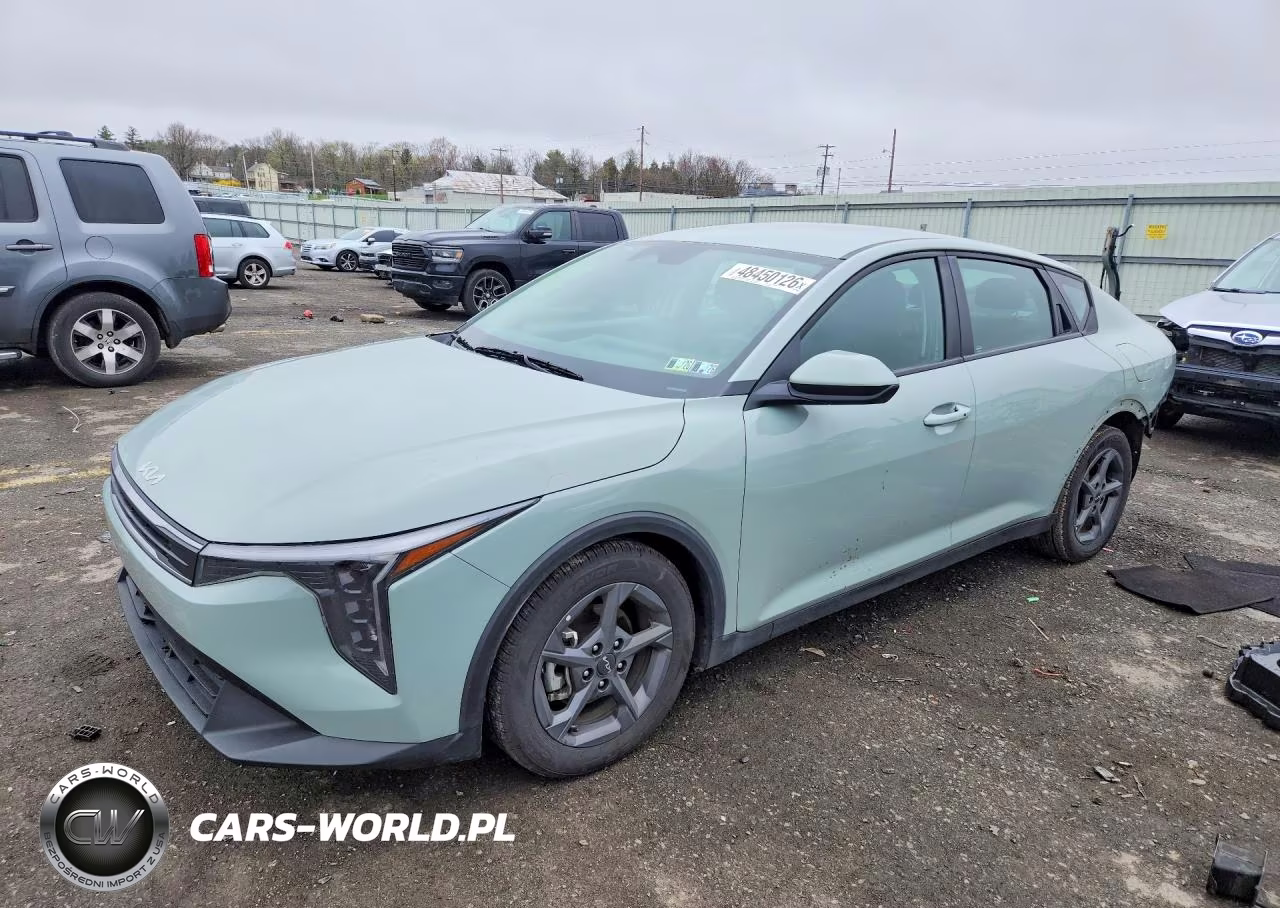2025 Kia K4 Lxs – zdjęcie 1 z 13