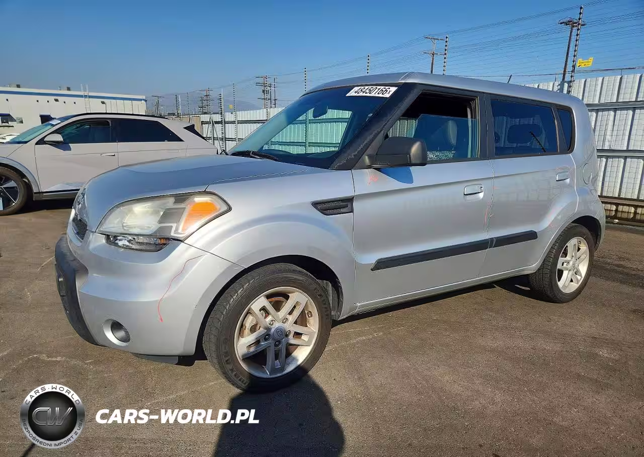 2010 Kia Soul +