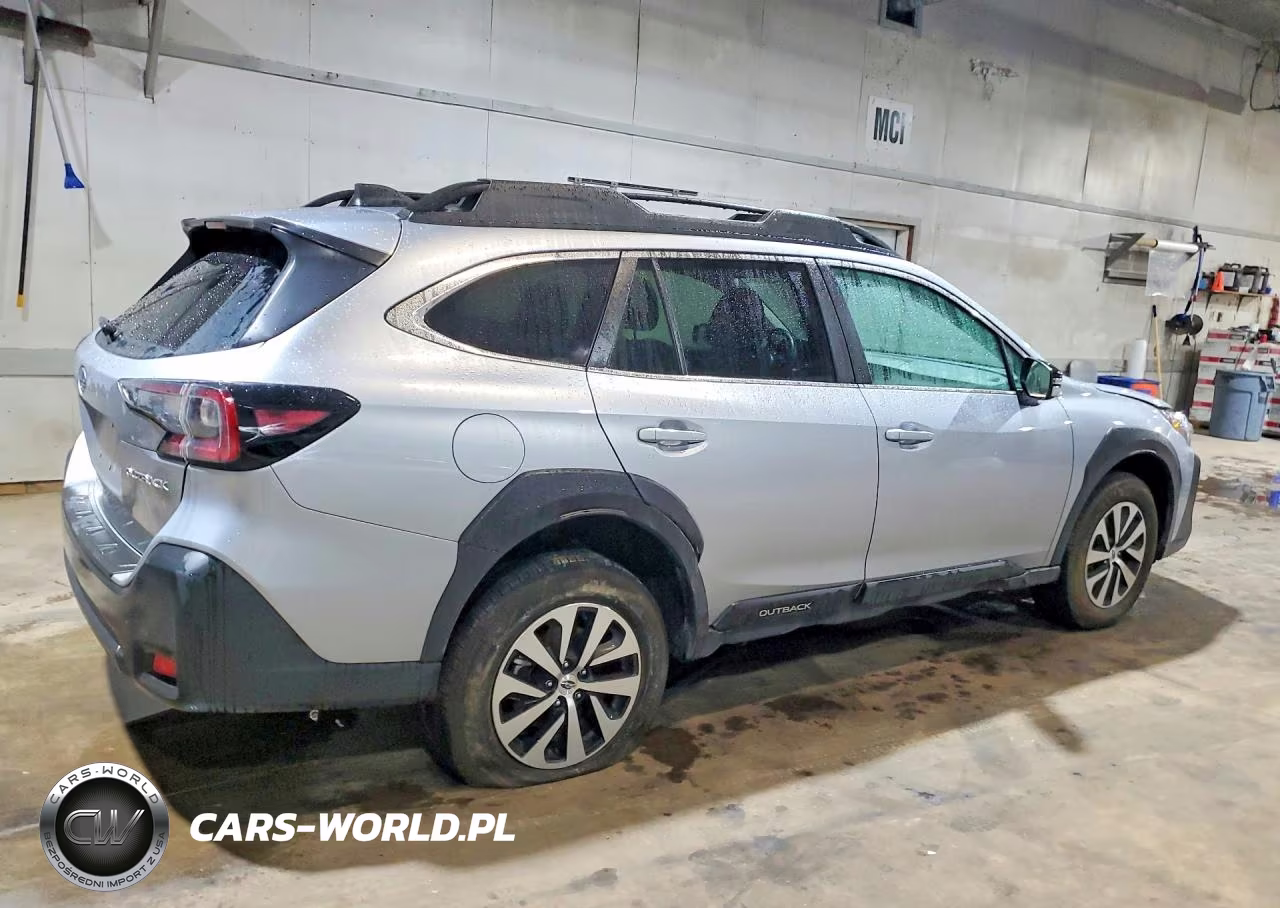 2025 Subaru Outback Premium VIN:4S4BTADCXS3126812 - 3