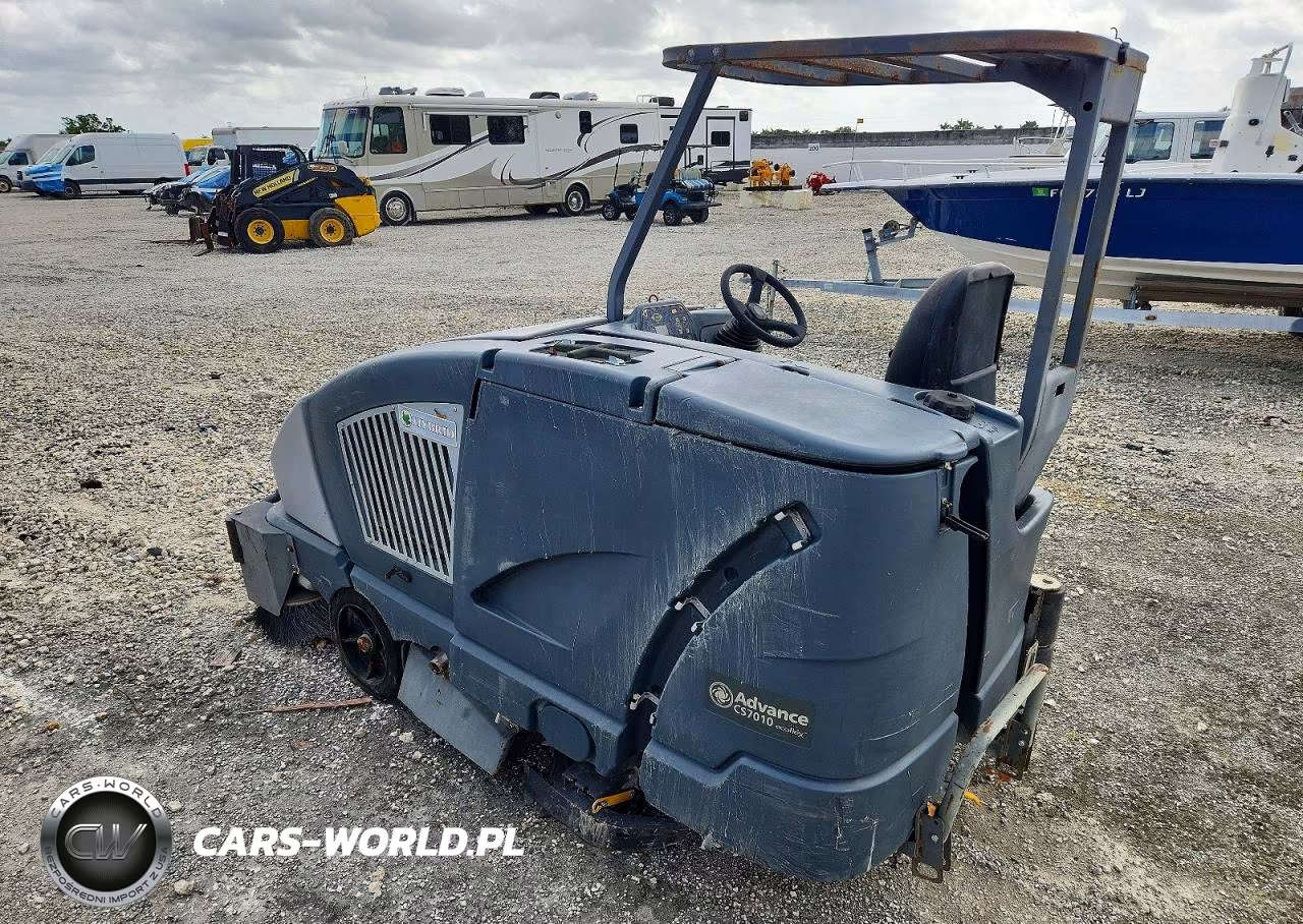 2014 Advance Cs7010 Sweeper VIN:1000066650 - 3