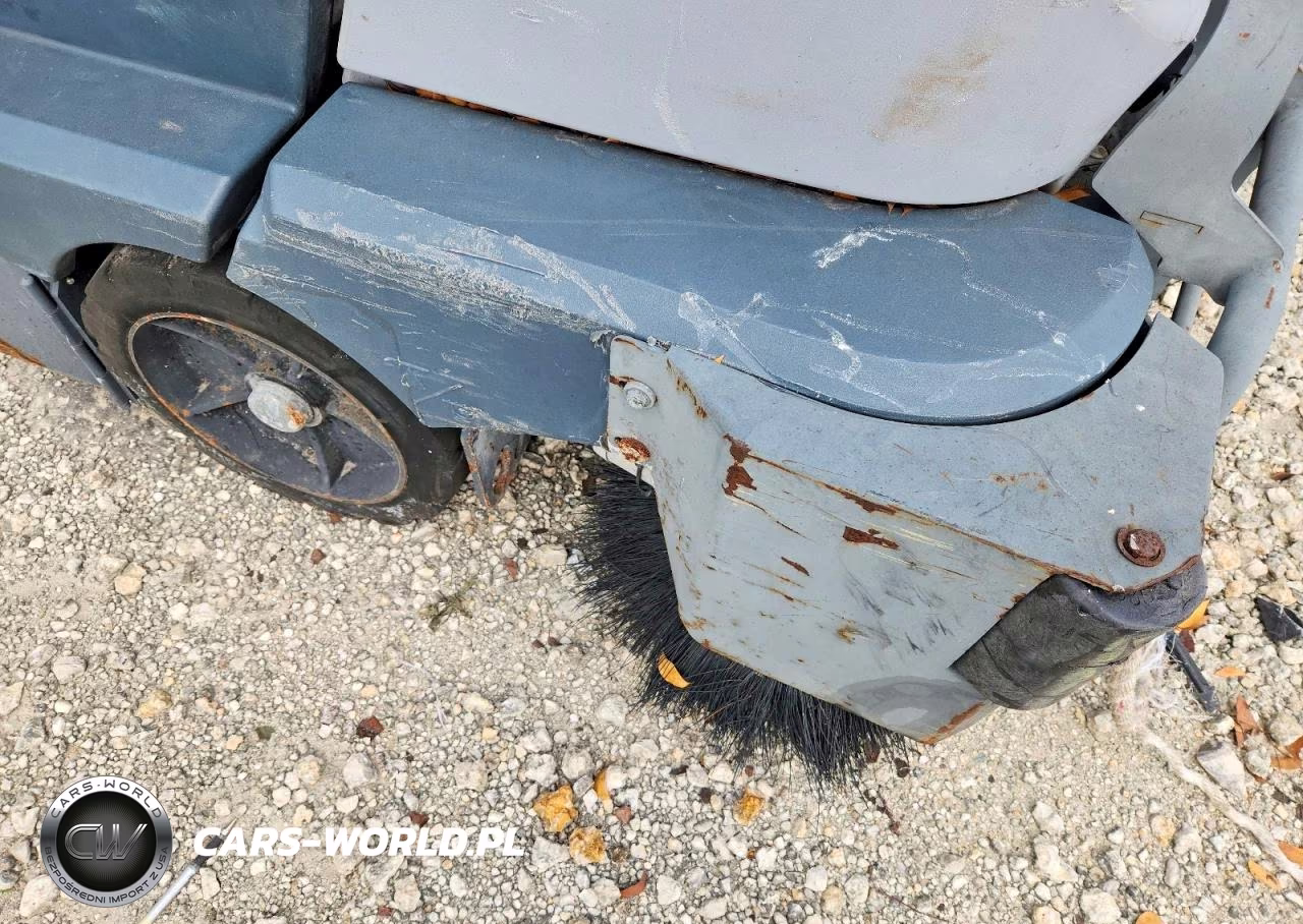 2014 Advance Cs7010 Sweeper VIN:1000066650 - 9
