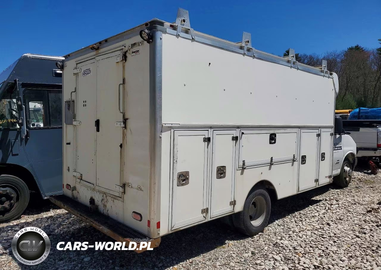 2019 Chev Express G4500 VIN:1HA6GUCGXKN013118 - 3