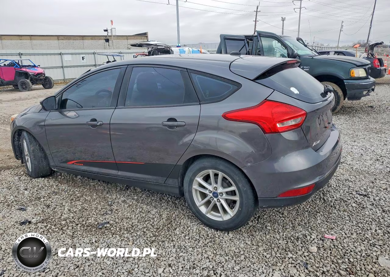 2015 Ford Focus Se VIN:1FADP3K21FL245383 - 2