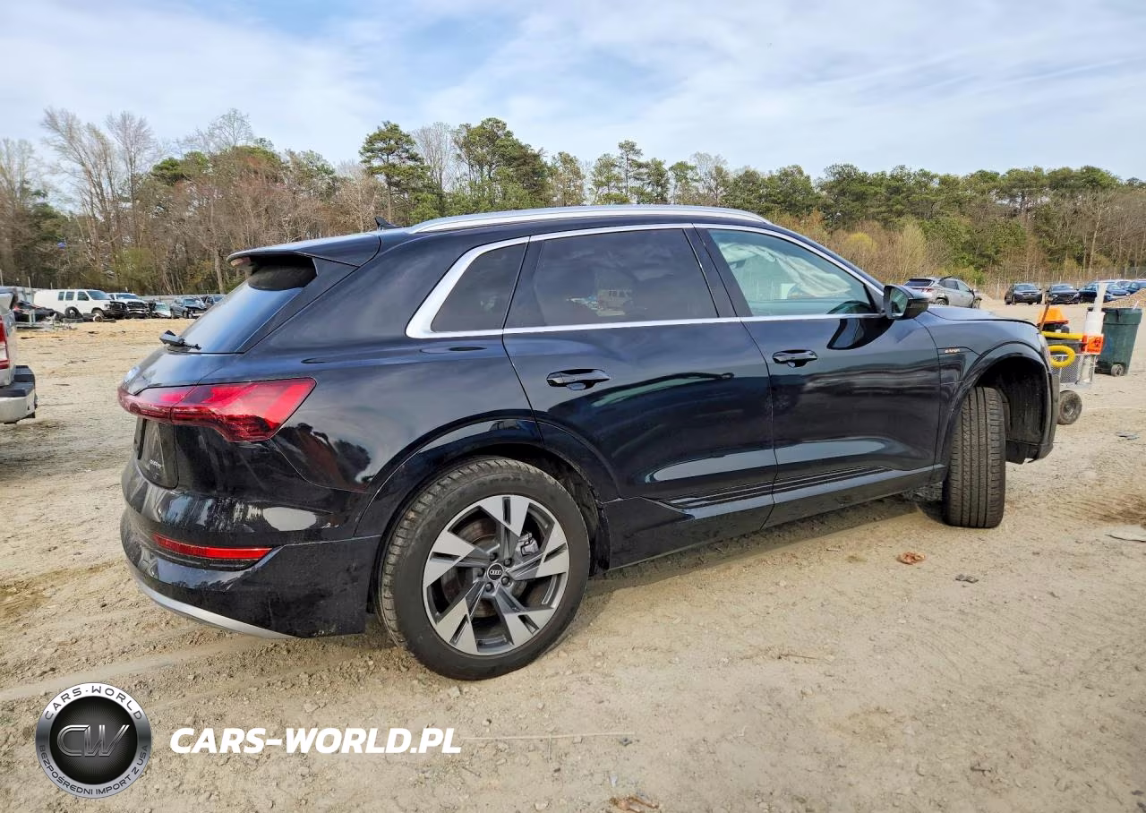 2021 Audi E-Tron Premium VIN:WA1AAAGE9MB011267 - 3