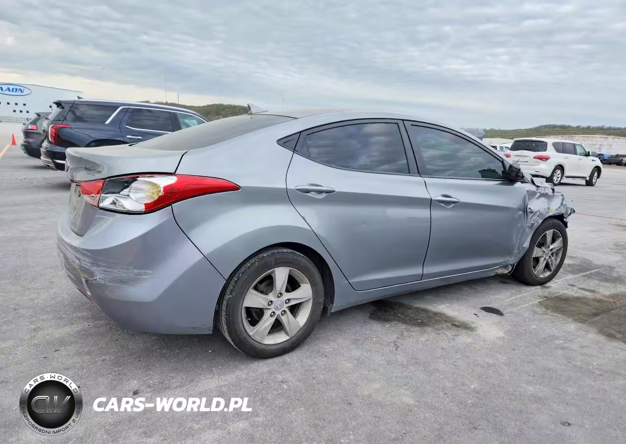 2013 Hyundai Elantra Gls VIN:KMHDH4AE0DU995711 - 3