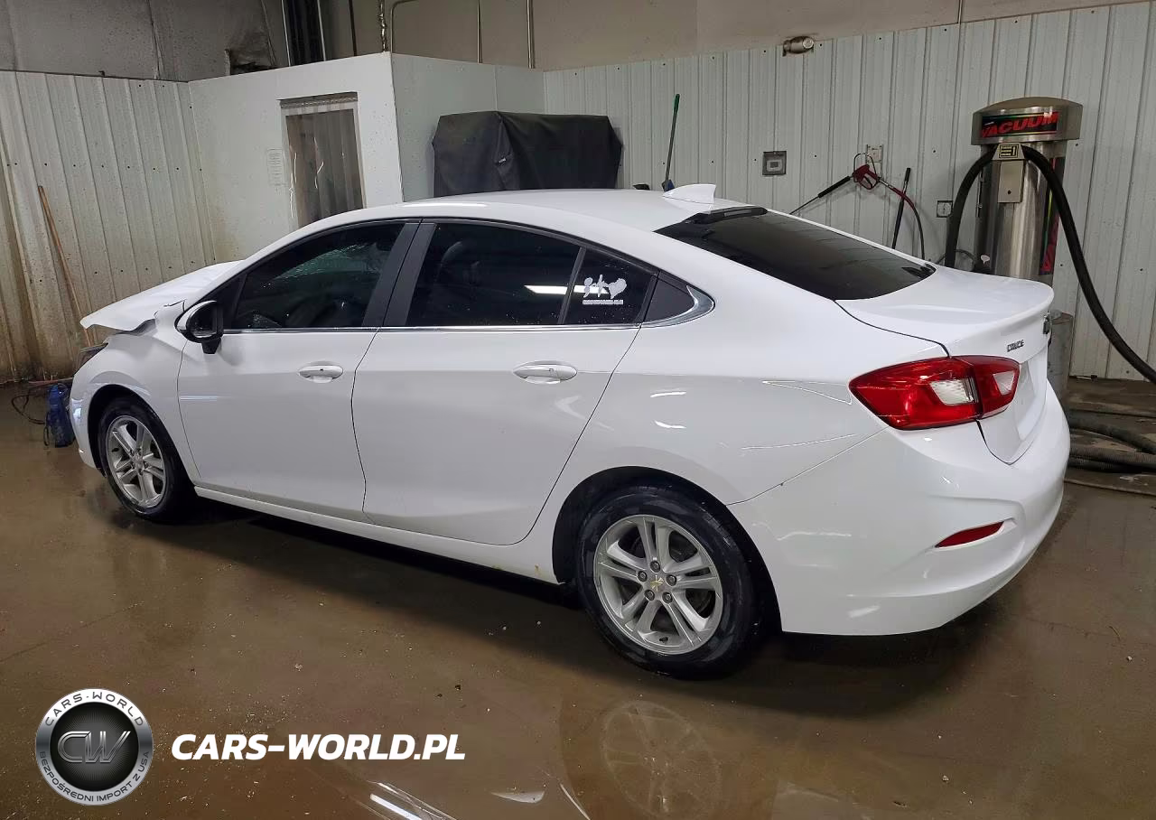 2018 Chevrolet Cruze Lt VIN:1G1BE5SM1J7195485 - 2