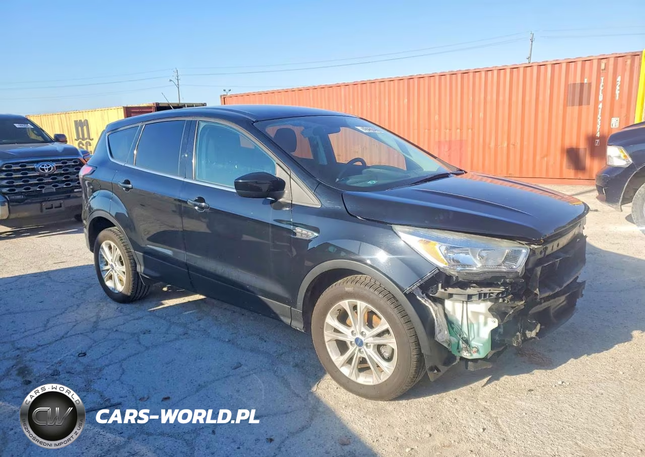 2017 Ford Escape Se VIN:1FMCU0GD8HUC76856 - 4