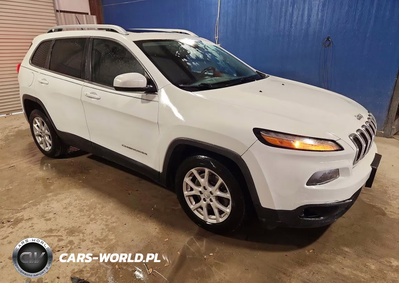 2014 Jeep Cherokee Latitude VIN:1C4PJLCS3EW283539 - 4