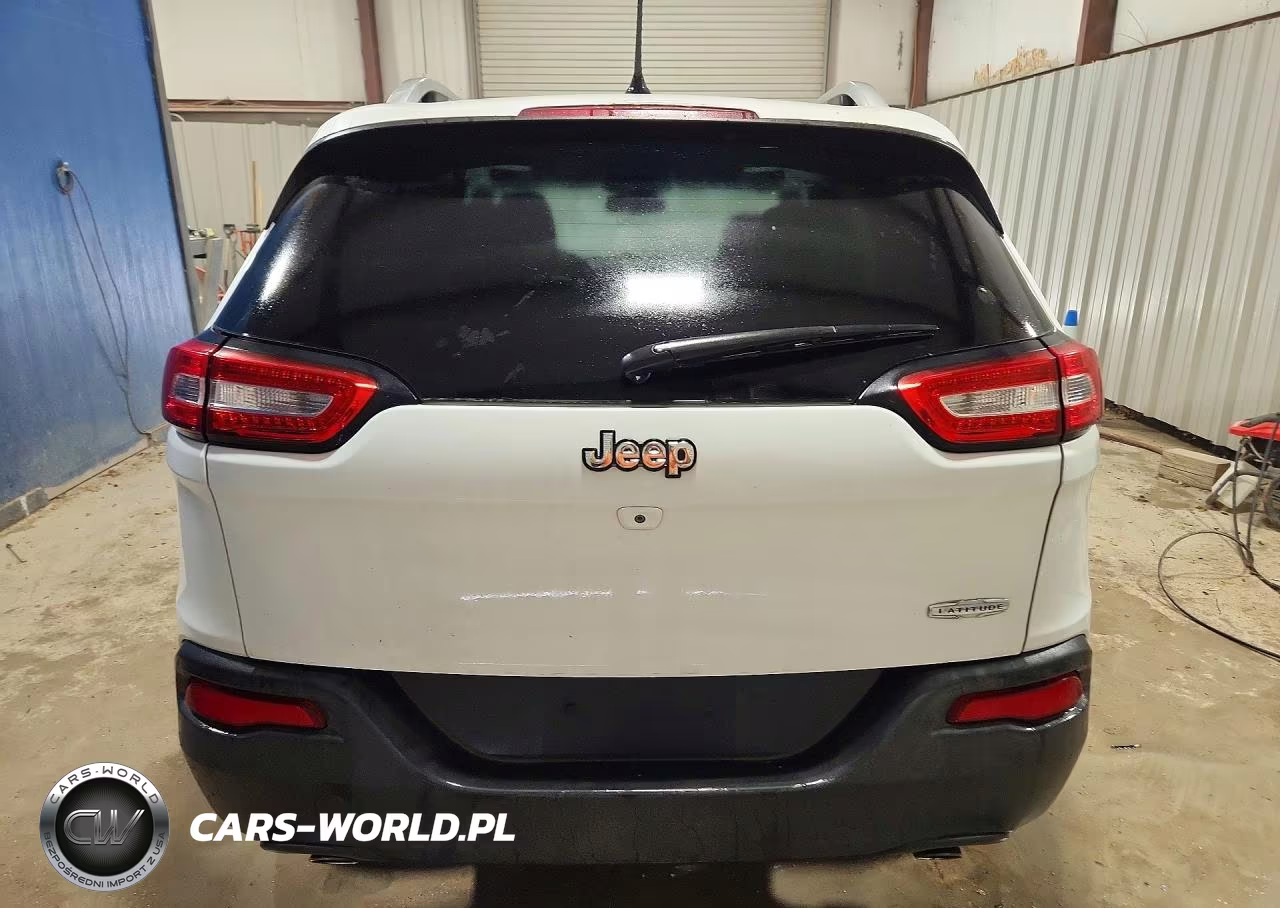 2014 Jeep Cherokee Latitude VIN:1C4PJLCS3EW283539 - 6