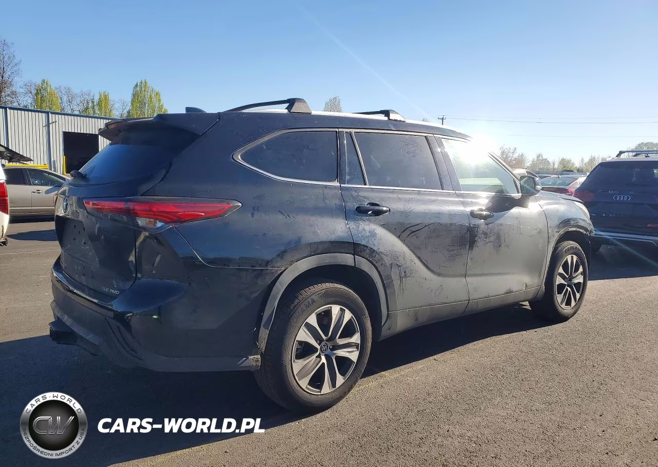 2022 Toyota Highlander Xle VIN:5TDHZRBHXNS230066 - 3