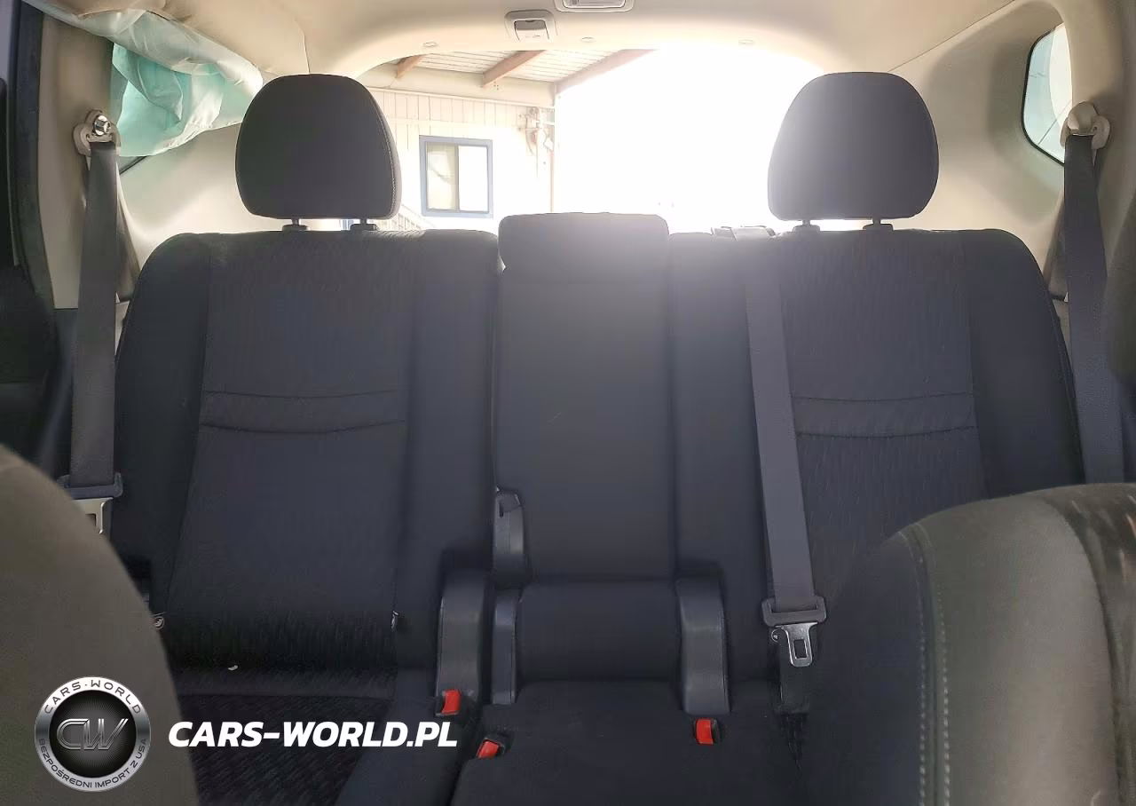 2018 Nissan Rogue S VIN:KNMAT2MT2JP540227 - 10