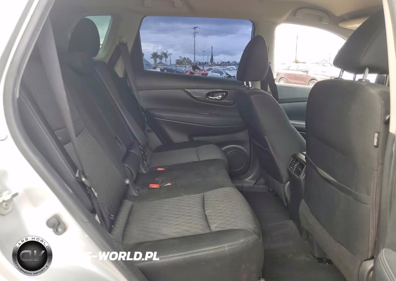 2018 Nissan Rogue S VIN:KNMAT2MT2JP540227 - 11