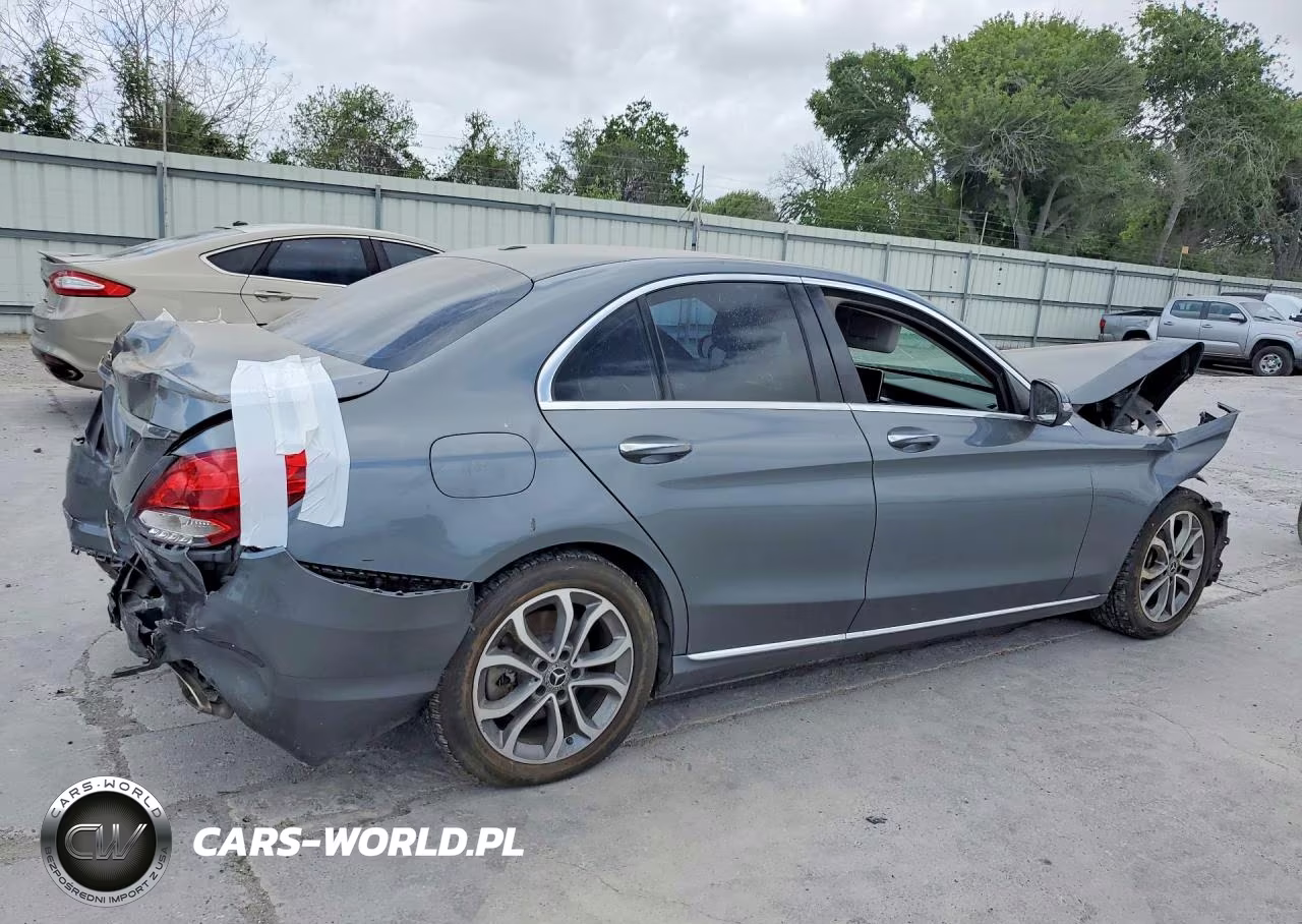 2017 Mercedes-Benz C 300 VIN:55SWF4JB8HU230476 - 3