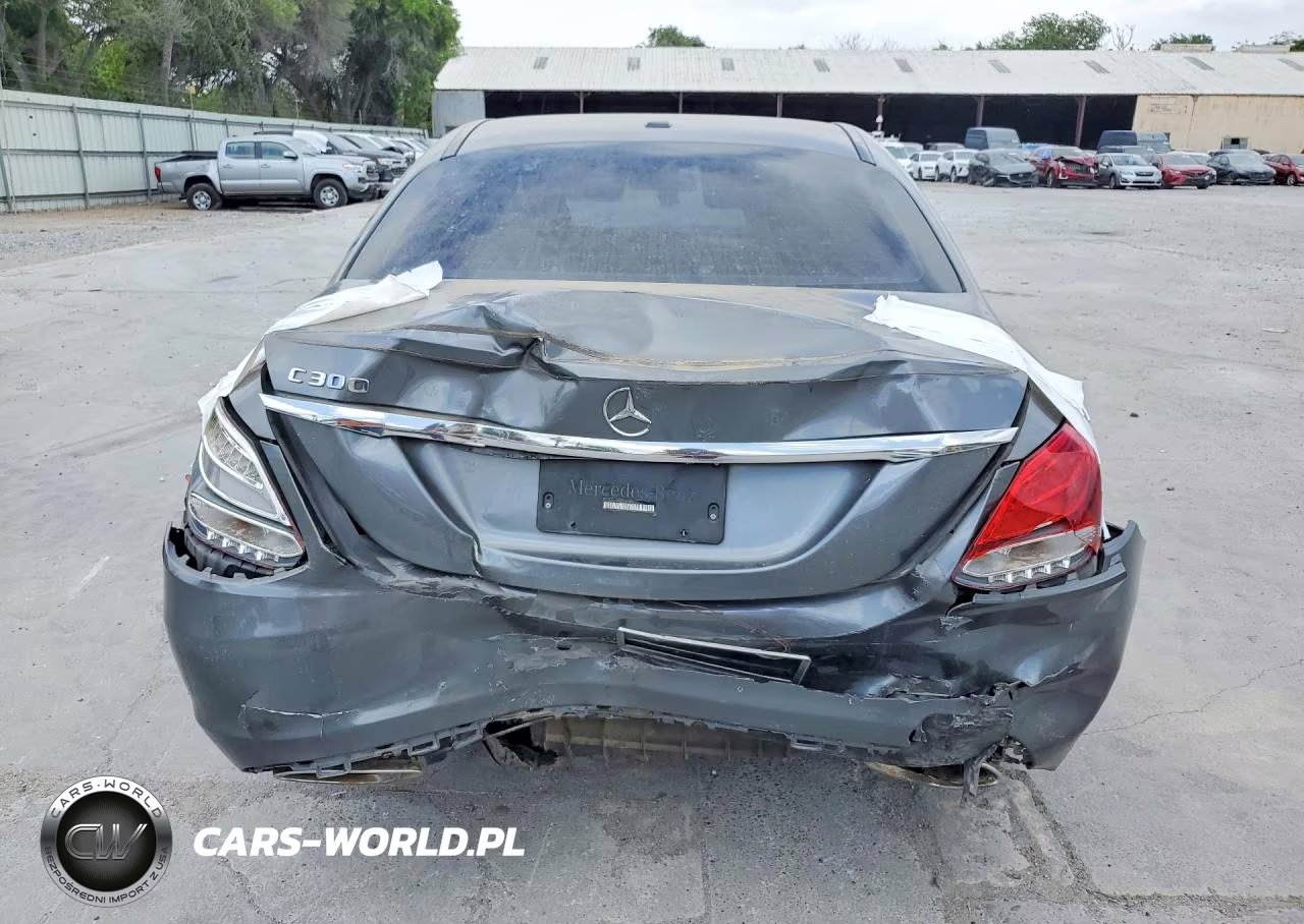 2017 Mercedes-Benz C 300 VIN:55SWF4JB8HU230476 - 6