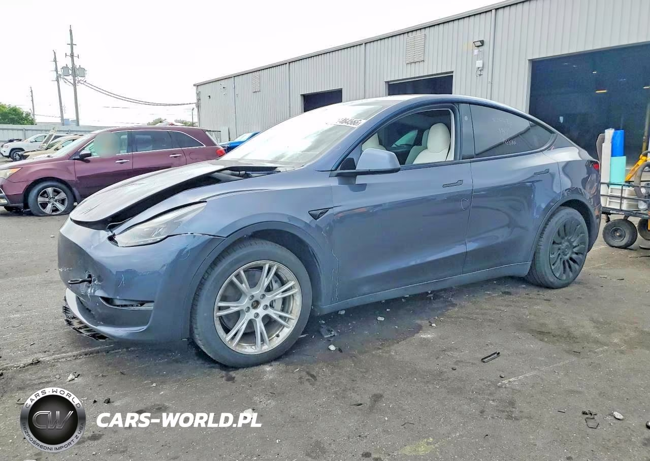 2023 Tesla Model Y – zdjęcie 1 z 13