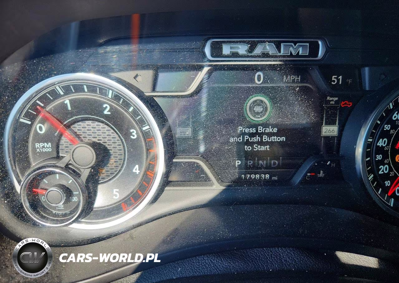 2021 Ram 3500 Laramie VIN:3C63RRJL1MG636905 - 8