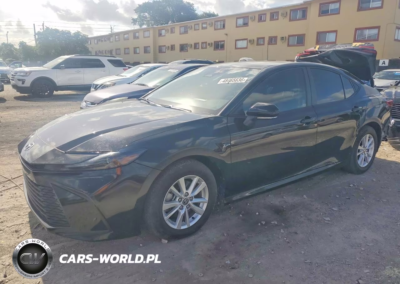 2025 Toyota Camry Le – zdjęcie 1 z 13