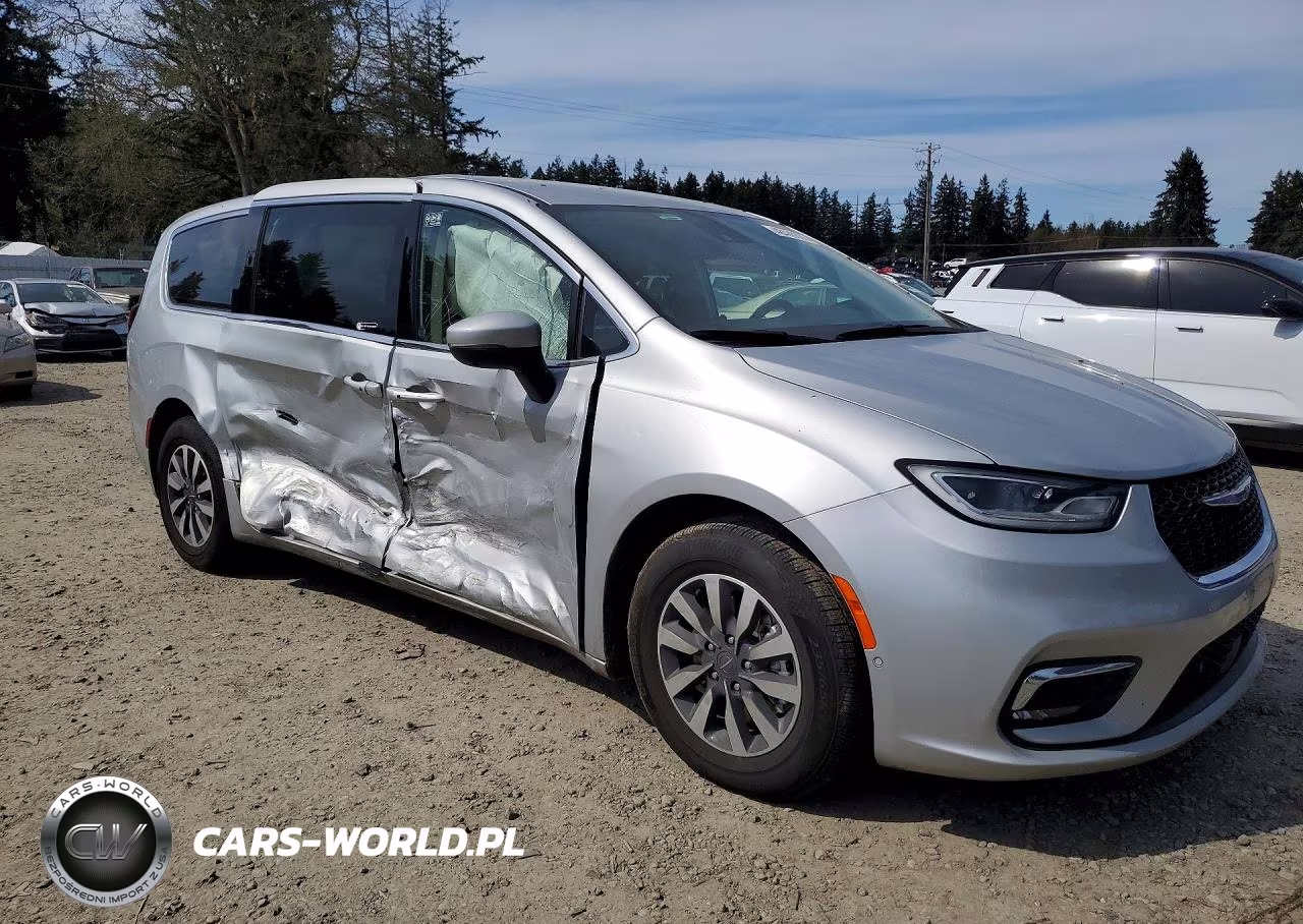 2023 Chrysler Pacifica Hybrid Touring L VIN:2C4RC1L7XPR630878 - 4