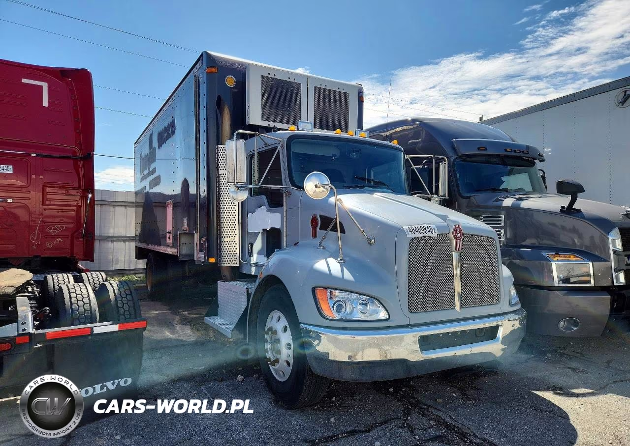 2009 Kenworth T330 Box Truck
