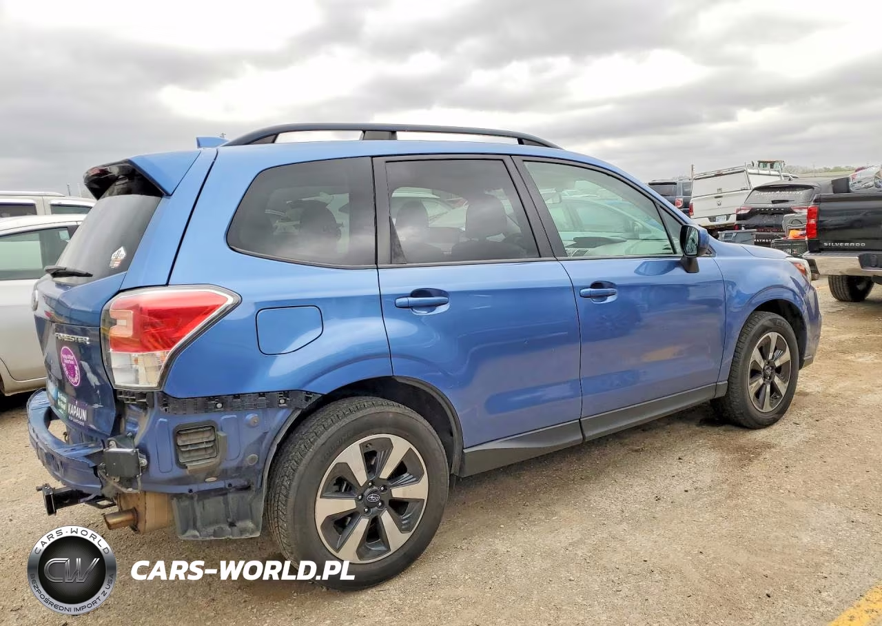 2018 Subaru Forester 2.5I Premium VIN:JF2SJAGC9JH586472 - 3