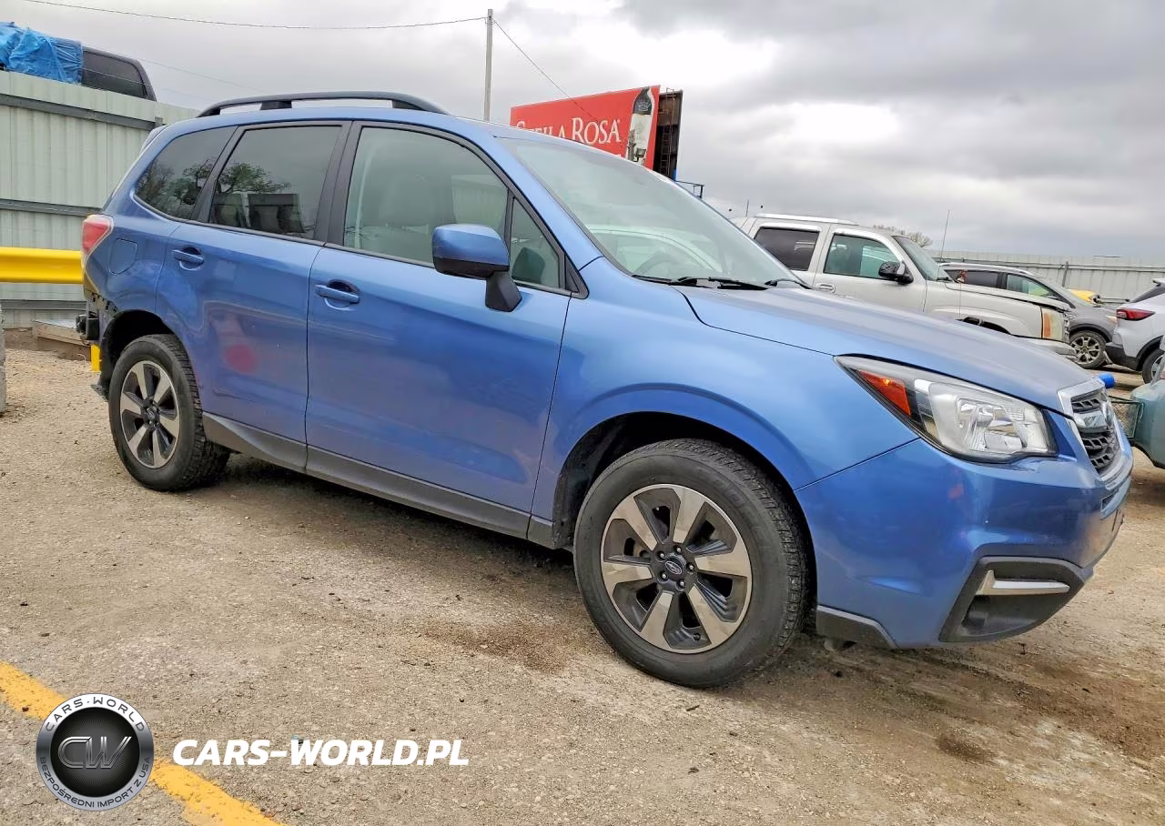 2018 Subaru Forester 2.5I Premium VIN:JF2SJAGC9JH586472 - 4