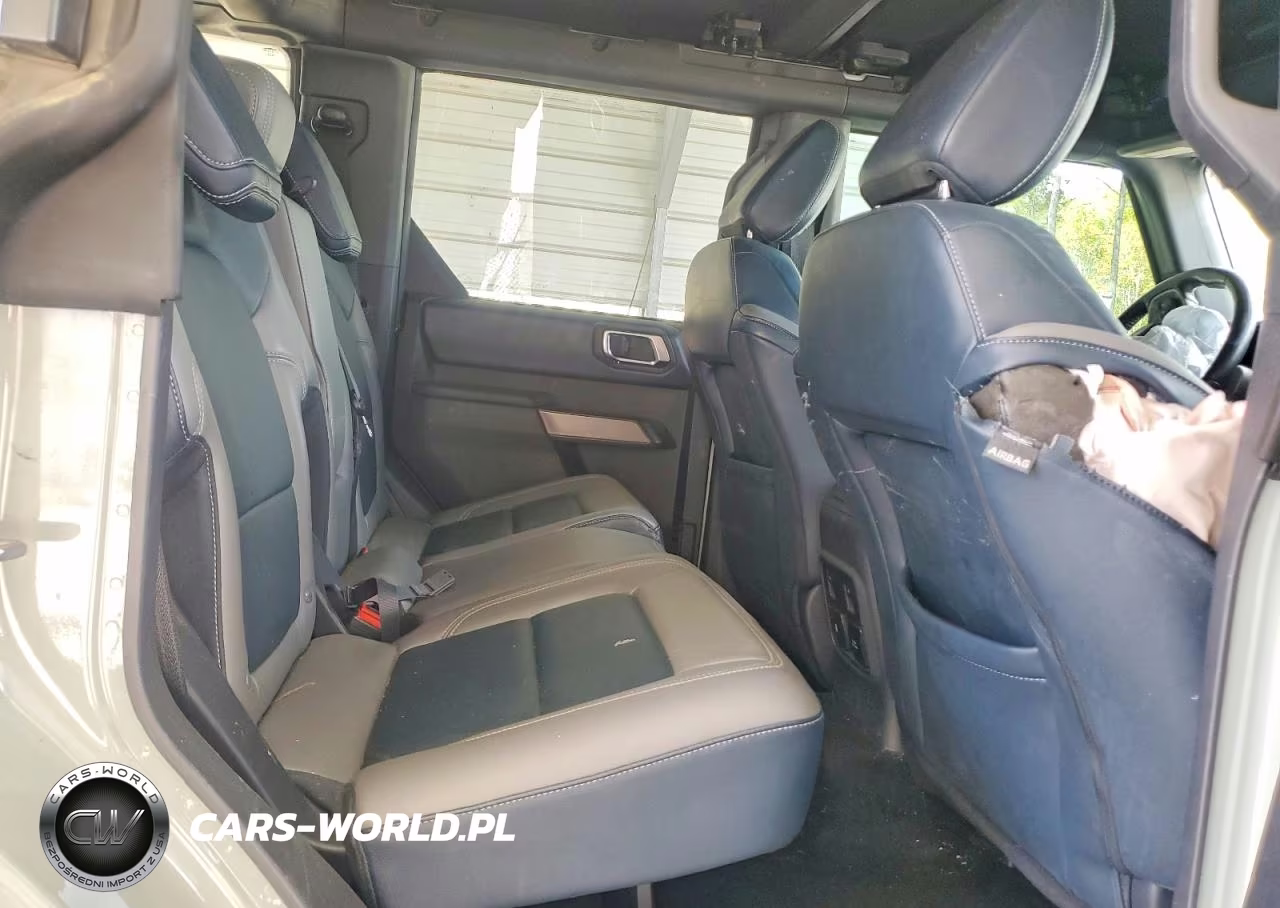 2021 Ford Bronco First Edition VIN:1FMEE5EPXMLA40273 - 11