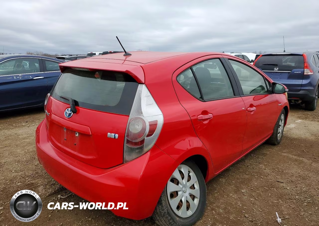 2012 Toyota Prius C Two VIN:JTDKDTB31C1503816 - 3
