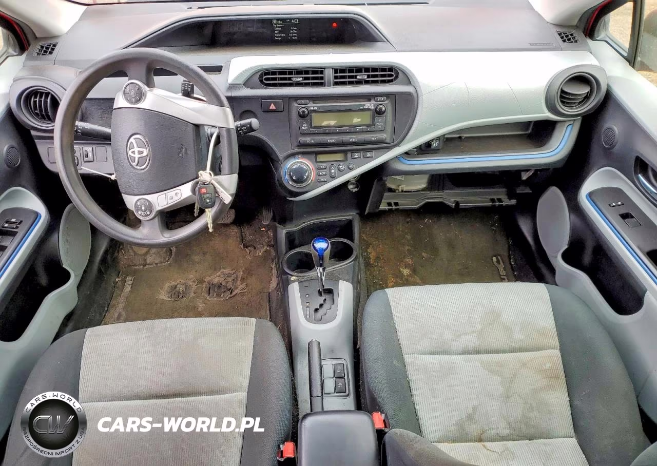2012 Toyota Prius C Two VIN:JTDKDTB31C1503816 - 8