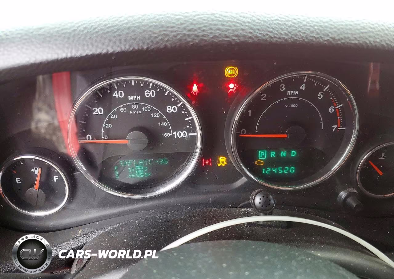 2014 Jeep Wrangler Unlimited Sahara VIN:1C4BJWEG5EL101121 - 9