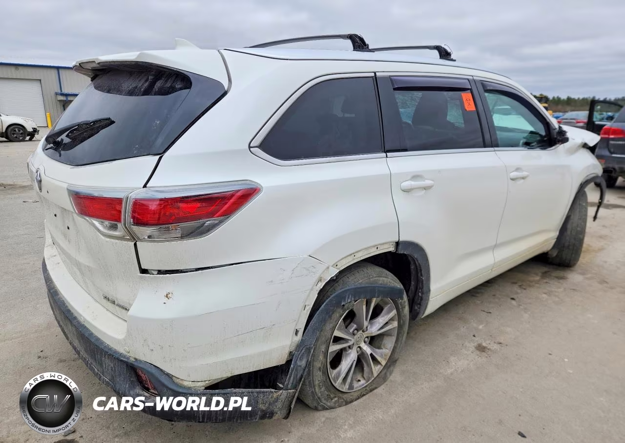 2015 Toyota Highlander Xle VIN:5TDJKRFH8FS211338 - 3