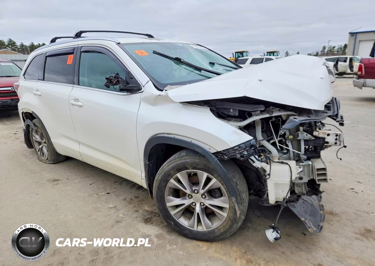 2015 Toyota Highlander Xle VIN:5TDJKRFH8FS211338 - 4