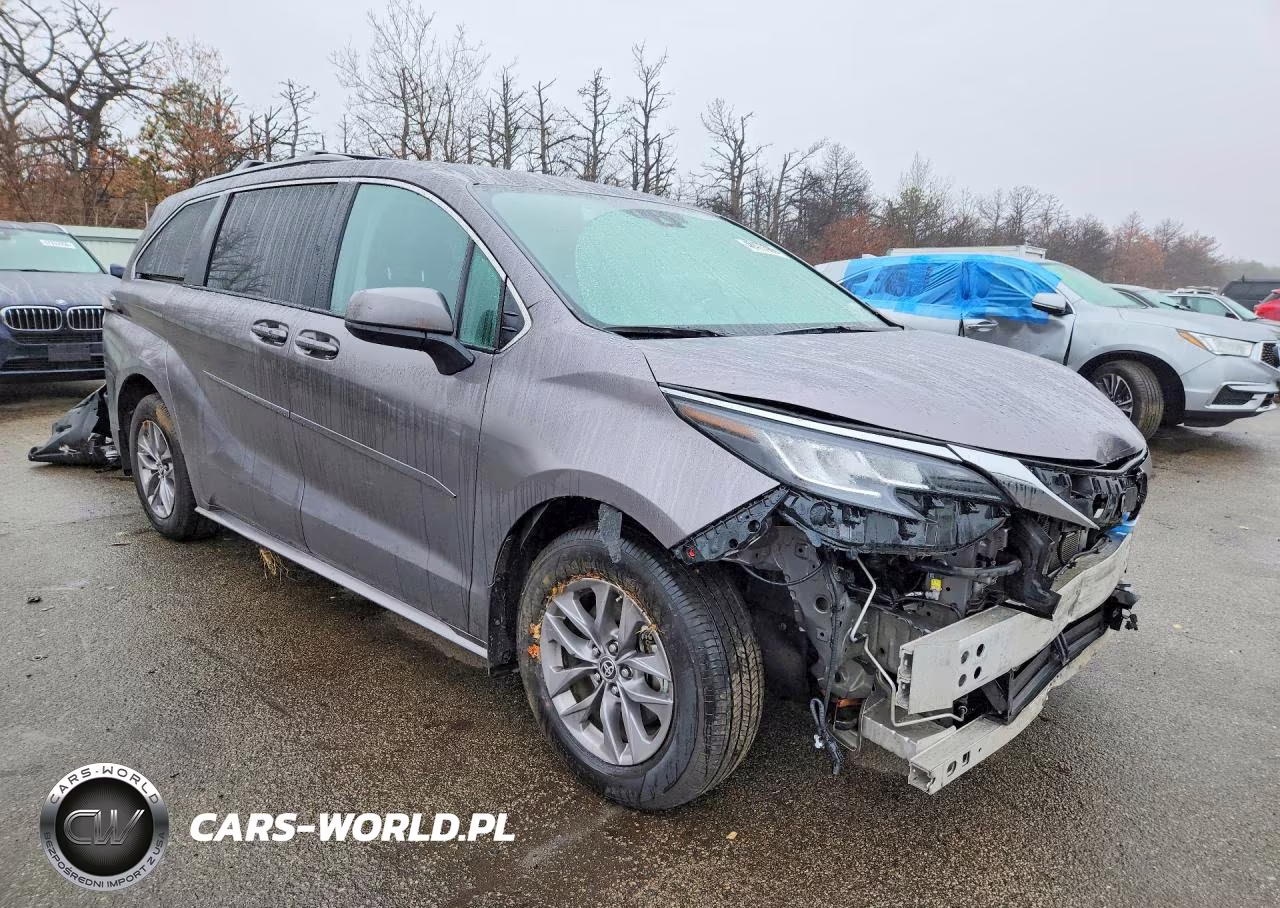 2024 Toyota Sienna Le 8-Passenger VIN:5TDKSKFC7RS142615 - 4