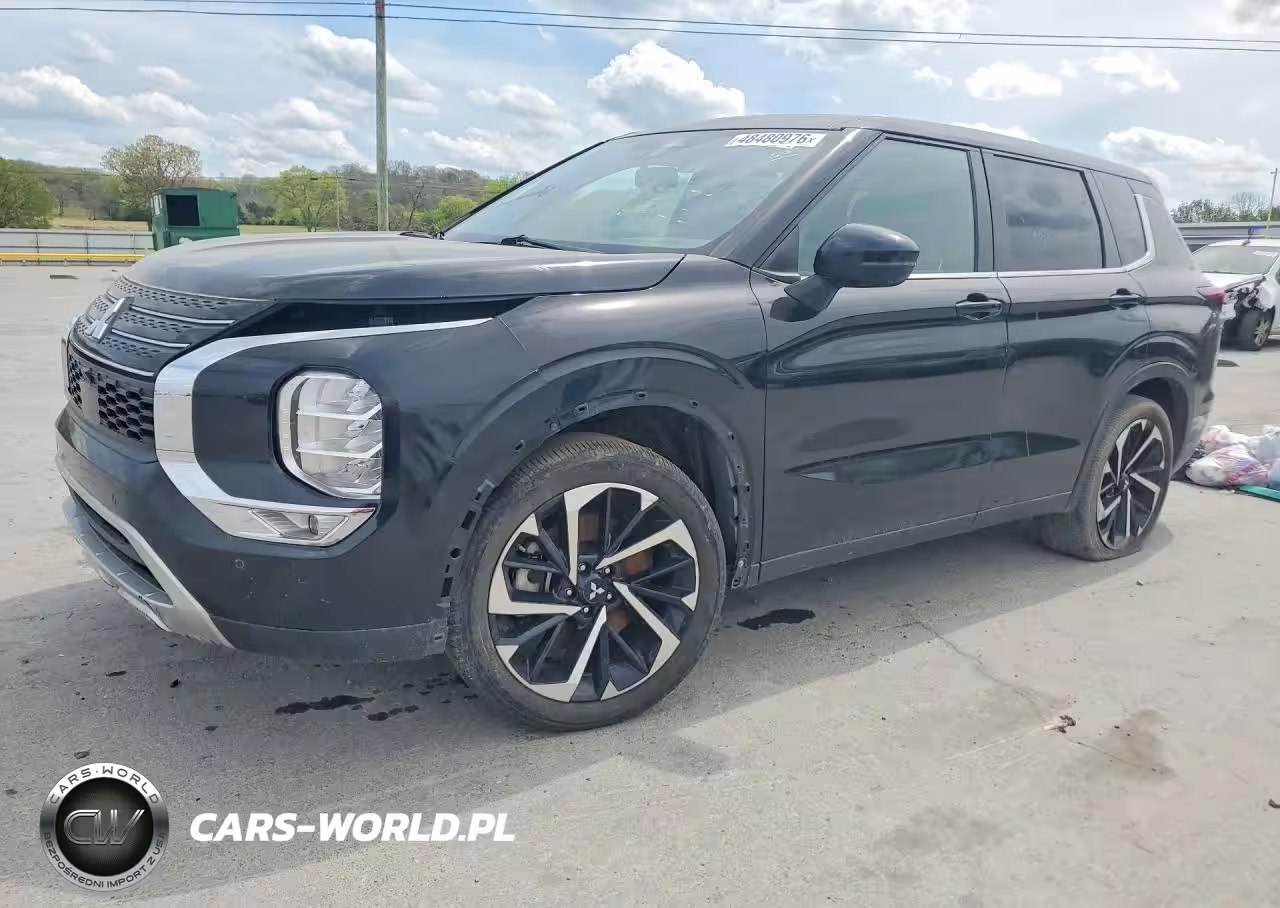 2023 Mitsubishi Outlander Se