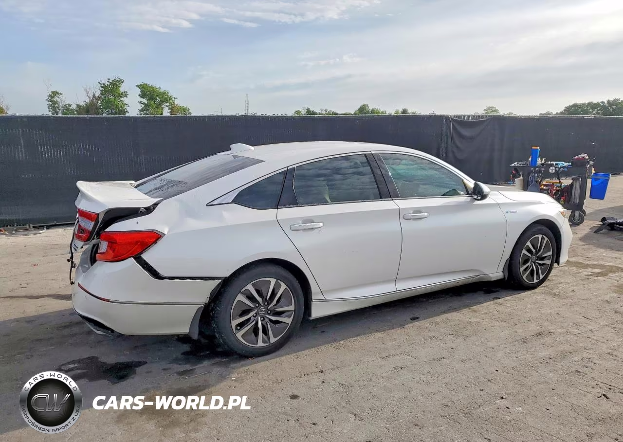 2019 Honda Accord Touring Hybrid VIN:1HGCV3F94KA018330 - 3