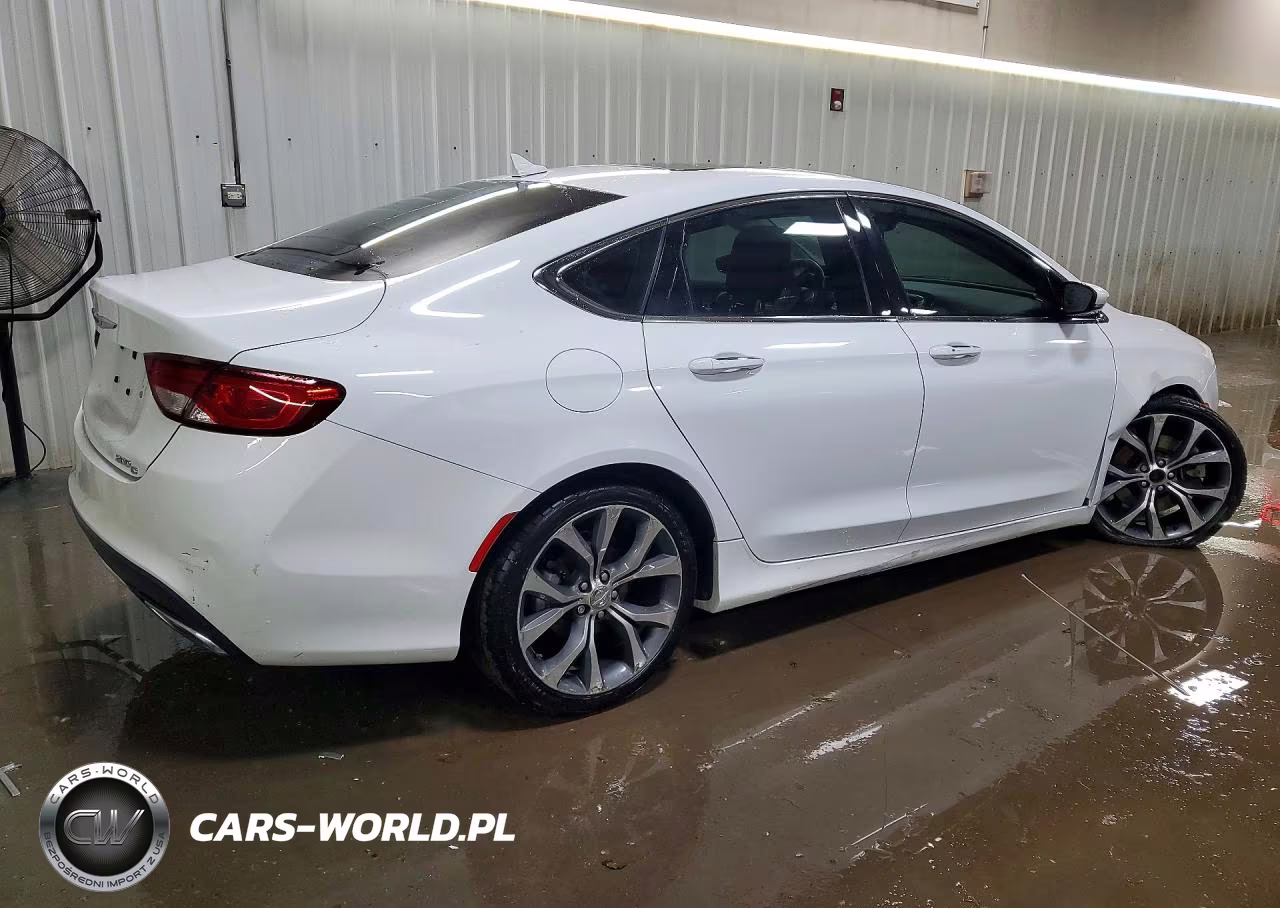 2015 Chrysler 200 C VIN:1C3CCCEG2FN540087 - 3