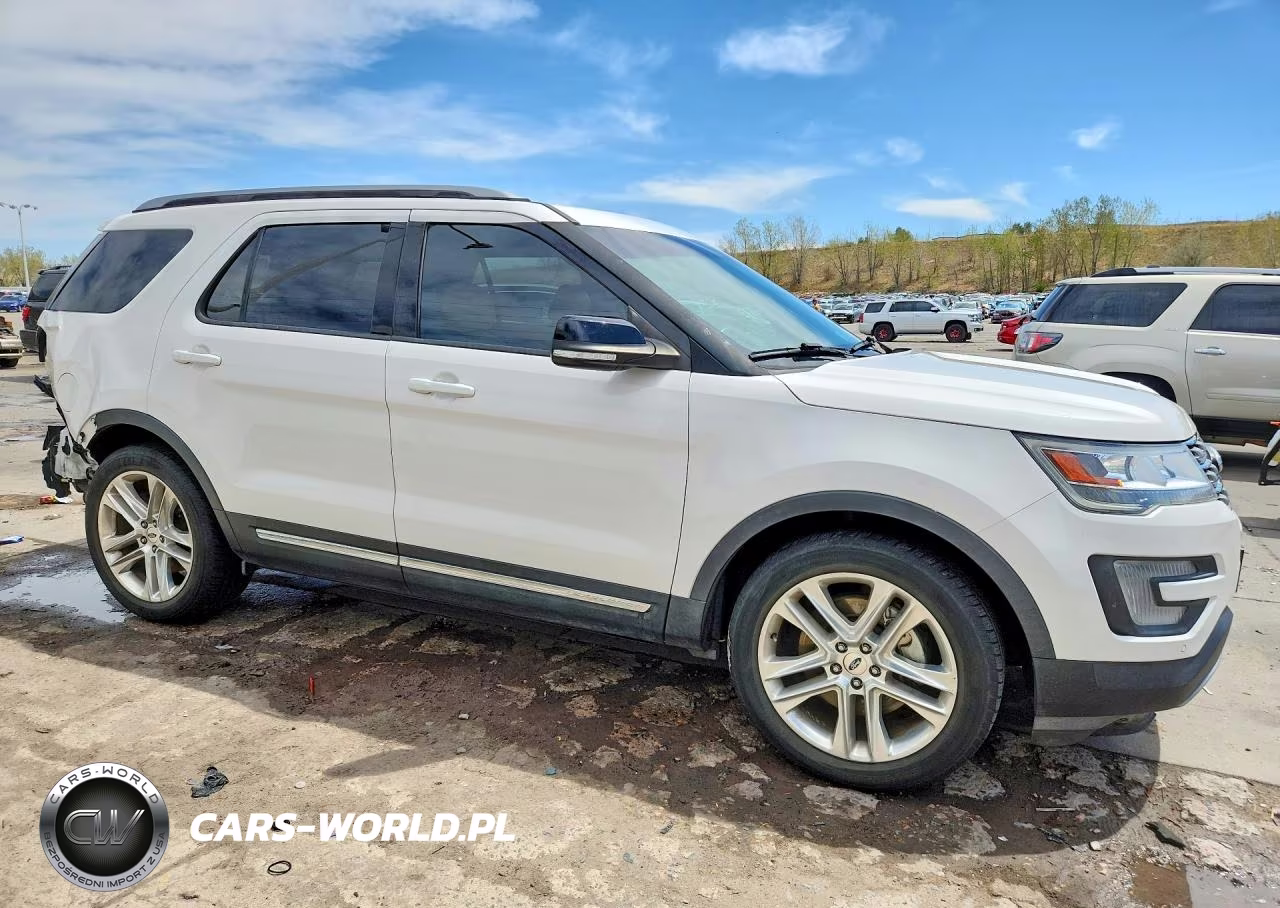 2017 Ford Explorer Xlt VIN:1FM5K7D86HGD90545 - 4