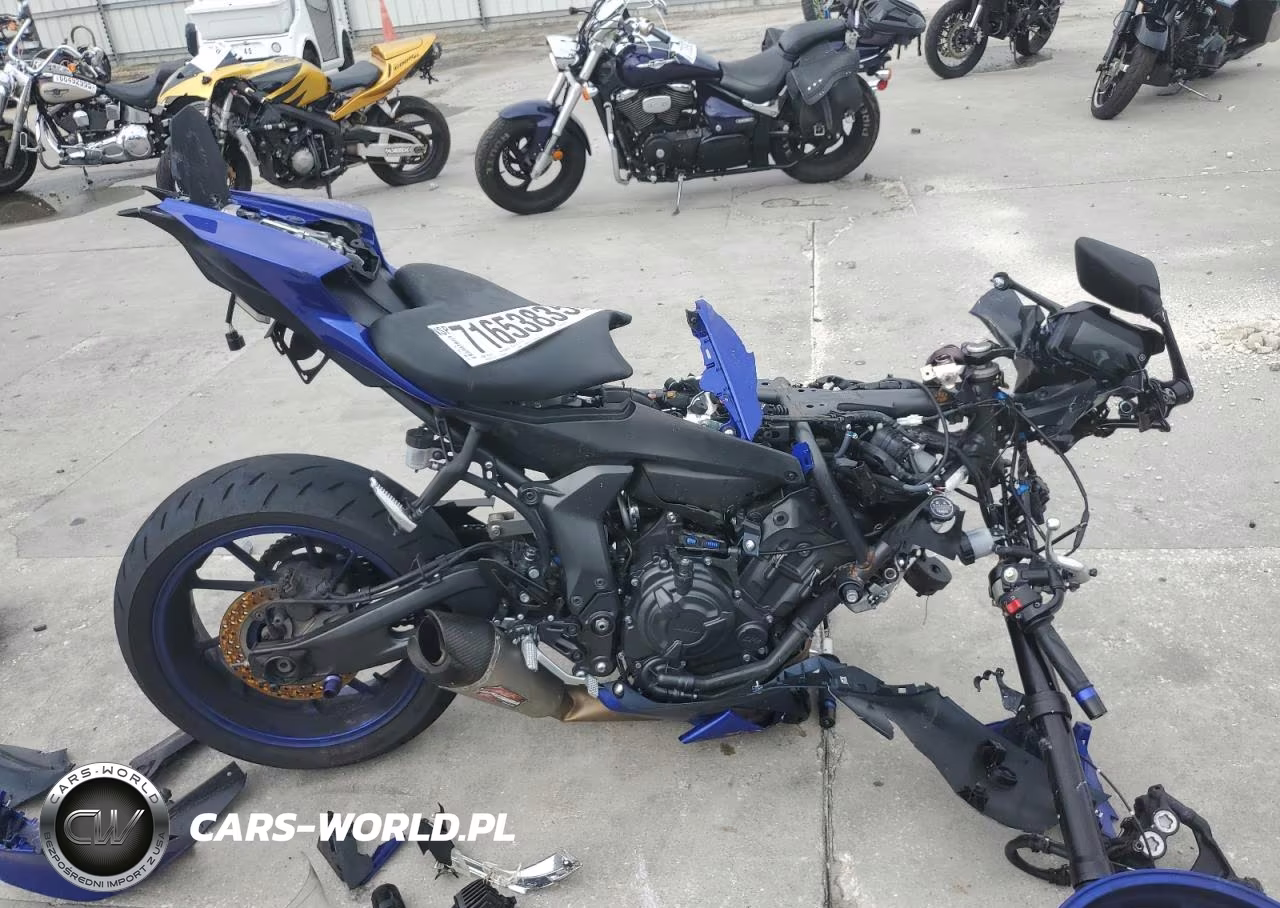 2023 Yamaha Yzfr7