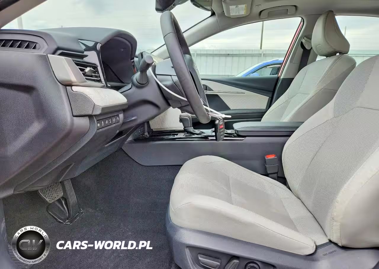 2025 Toyota Camry Xle VIN:4T1DBADK7SU033209 - 7