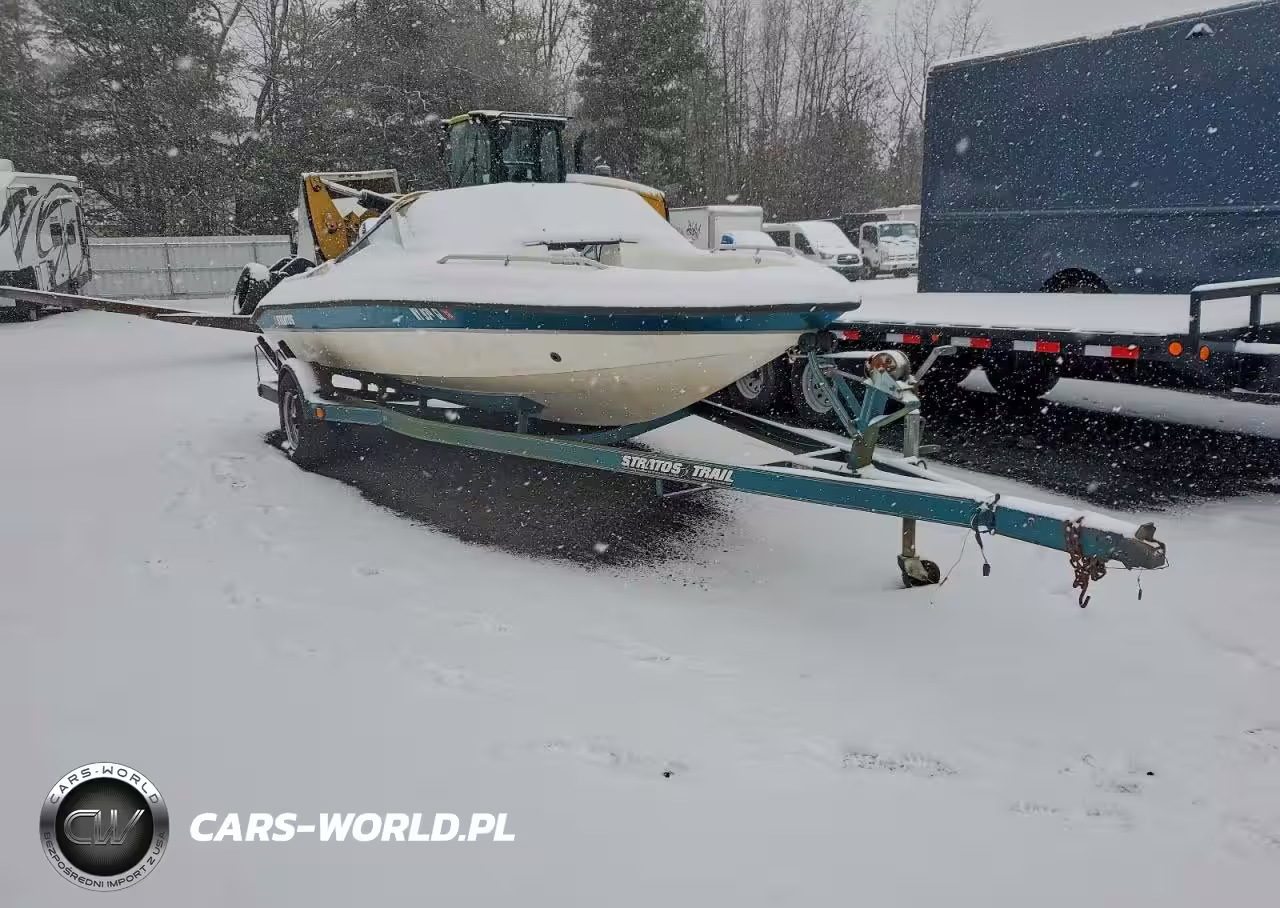 1996 Stratos Boat