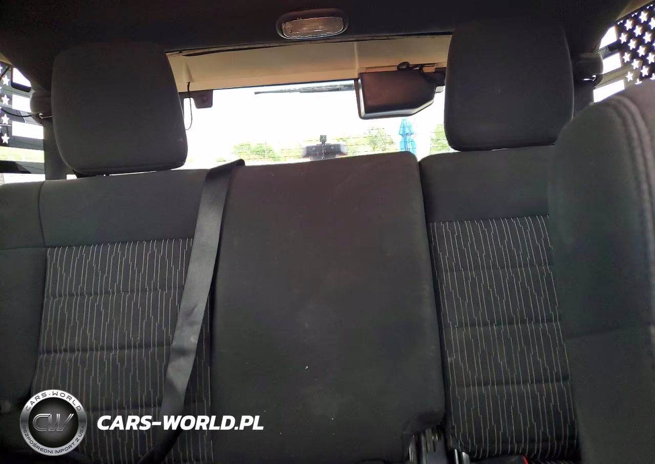 2011 Jeep Wrangler Unlimited Sport VIN:1J4BA3H16BL520395 - 10
