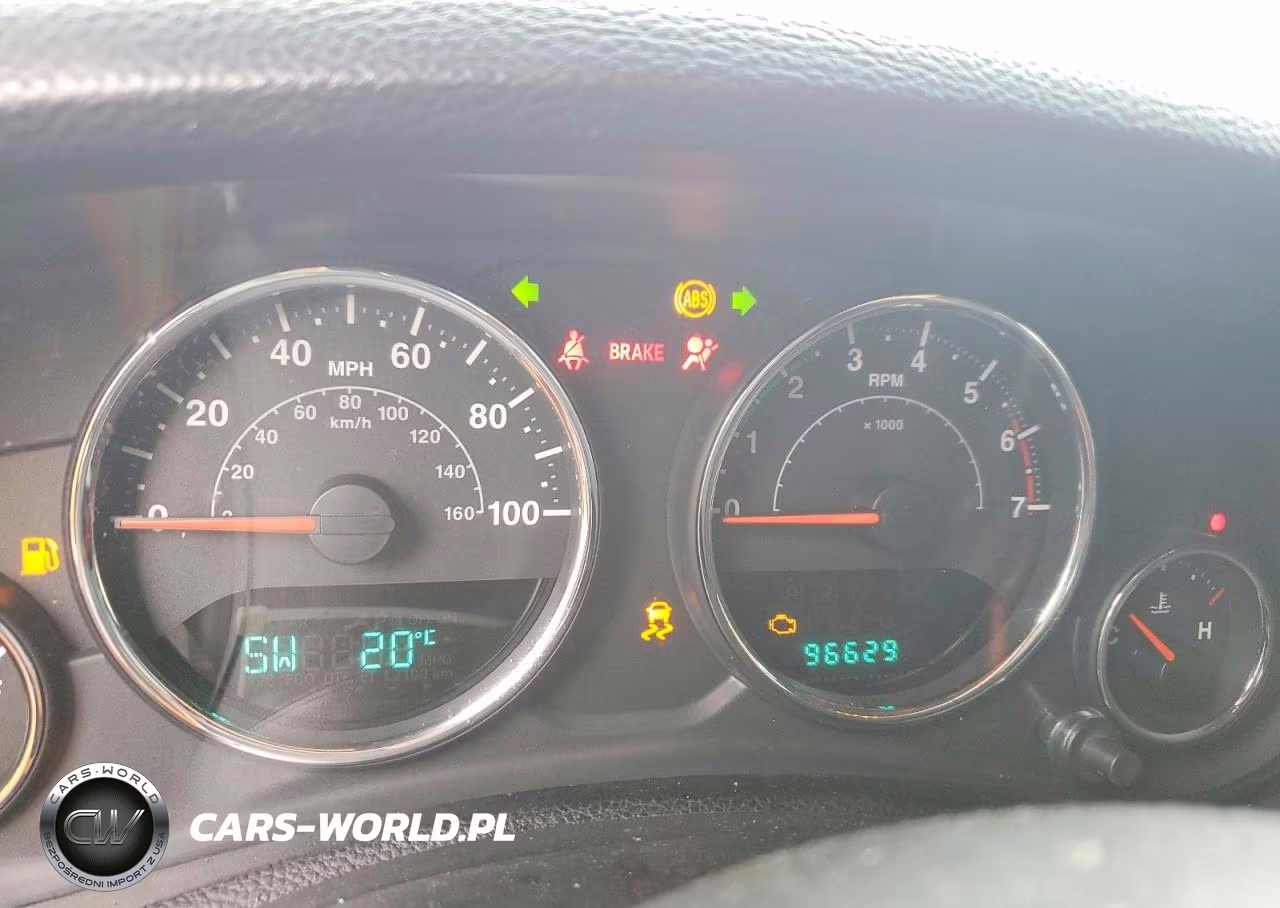 2011 Jeep Wrangler Unlimited Sport VIN:1J4BA3H16BL520395 - 9
