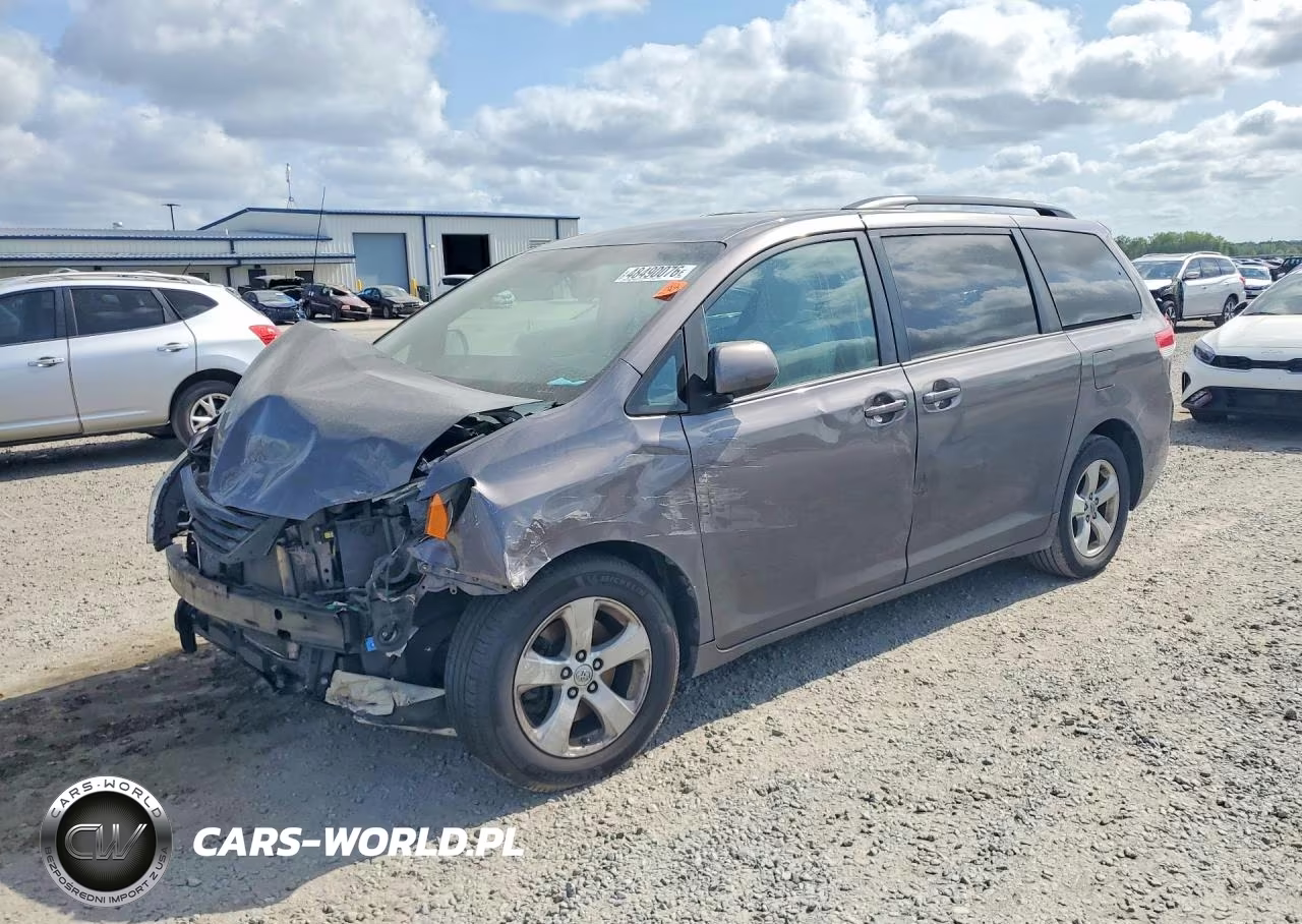 2012 Toyota Sienna Le 8-Passenger